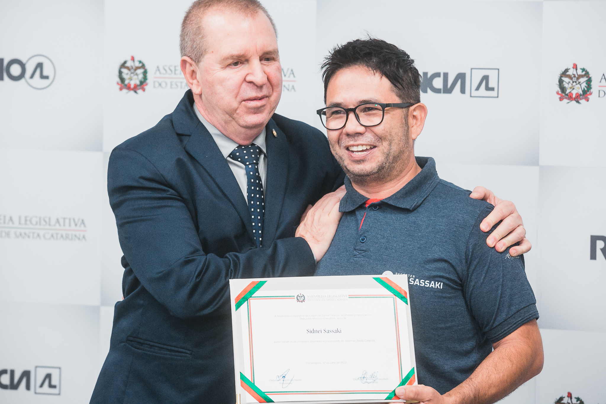 Moção de Aplauso - Repórter Sidnei Sassaki da cidade de Itapema  - Dep. Maurício Eskudlark