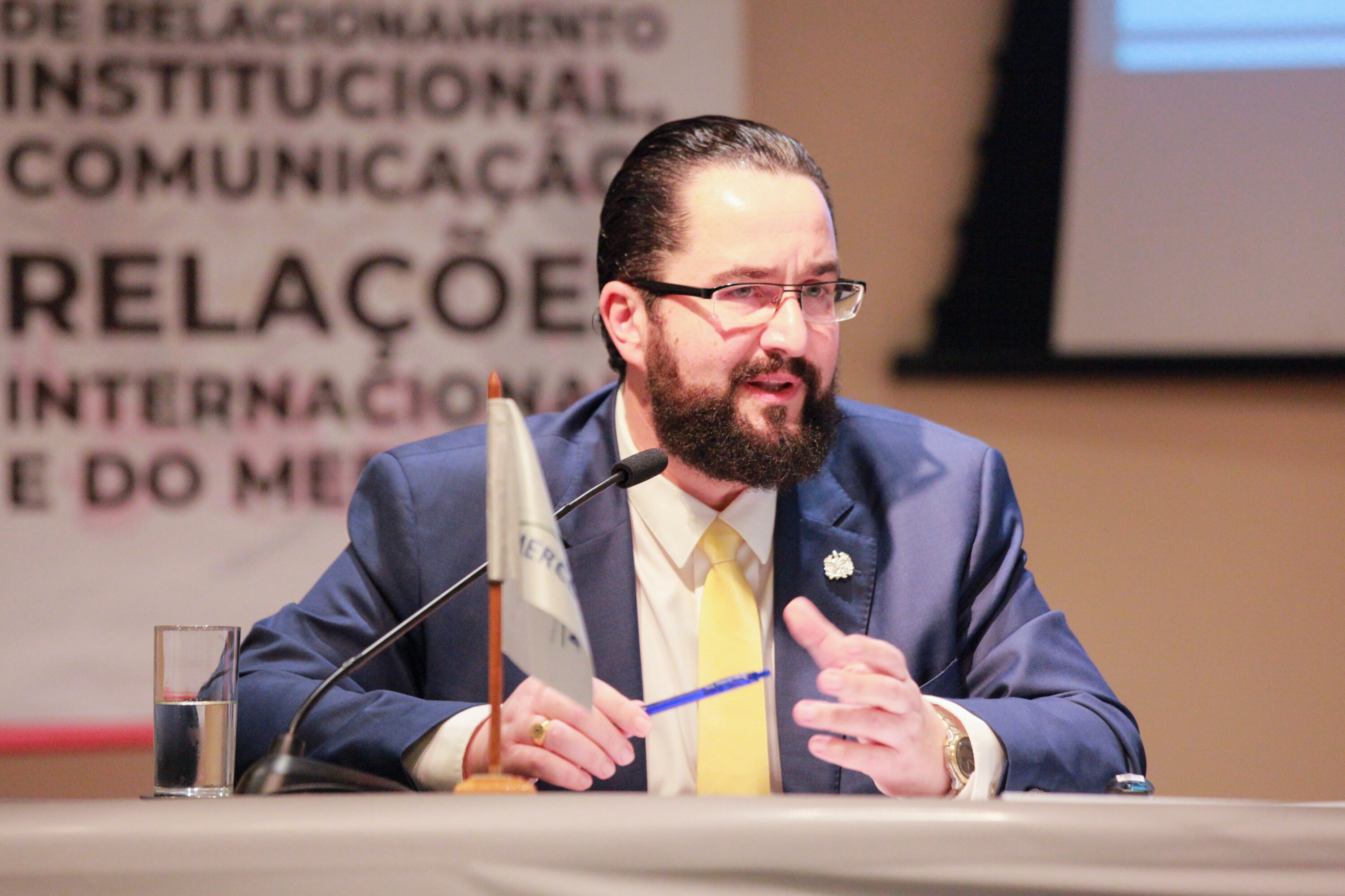 Especialistas defendem o aumento das trocas comerciais entre países e blocos