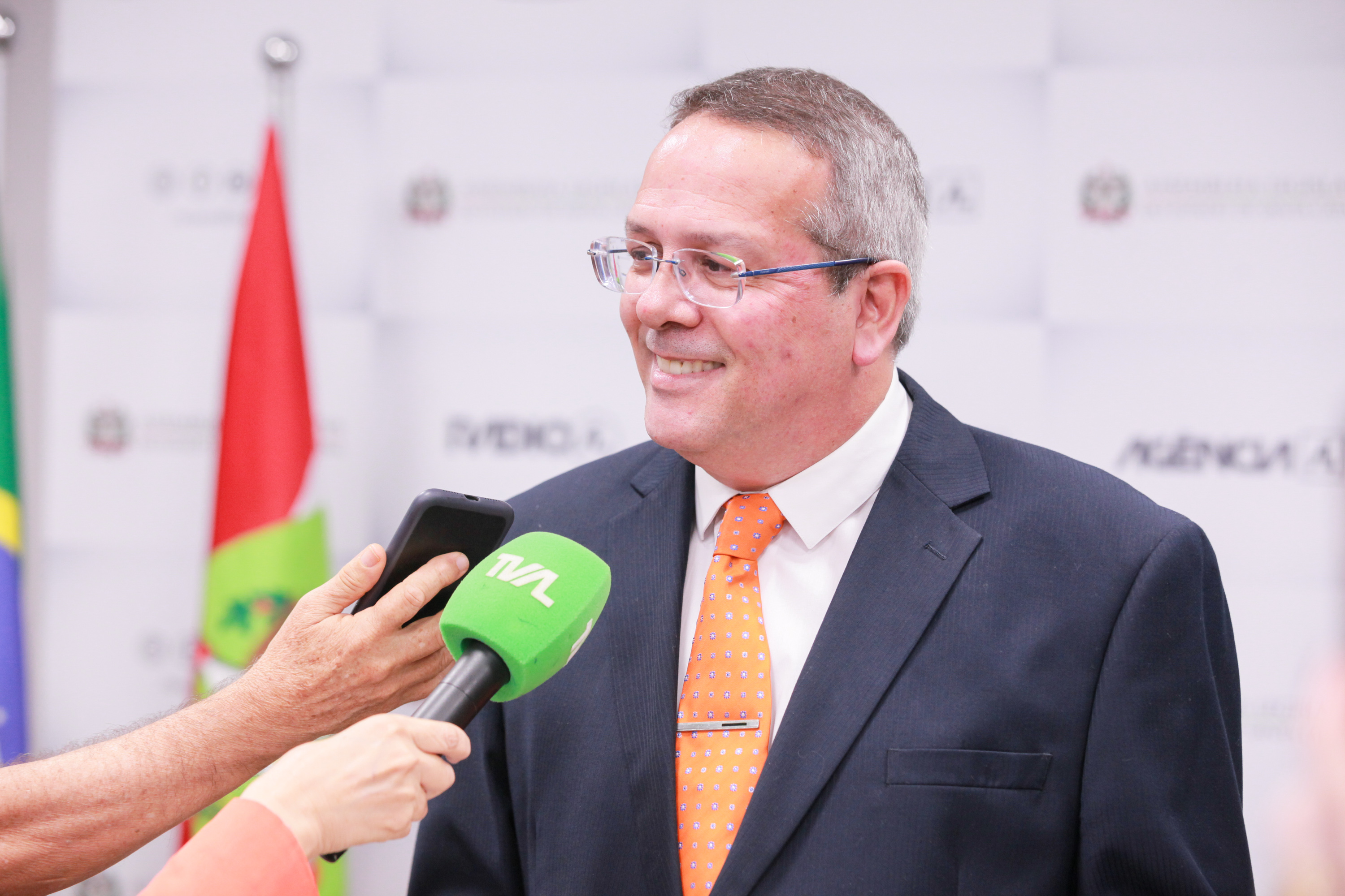 Deputado Volnei Weber entrega homengem à Polidoro Júnior