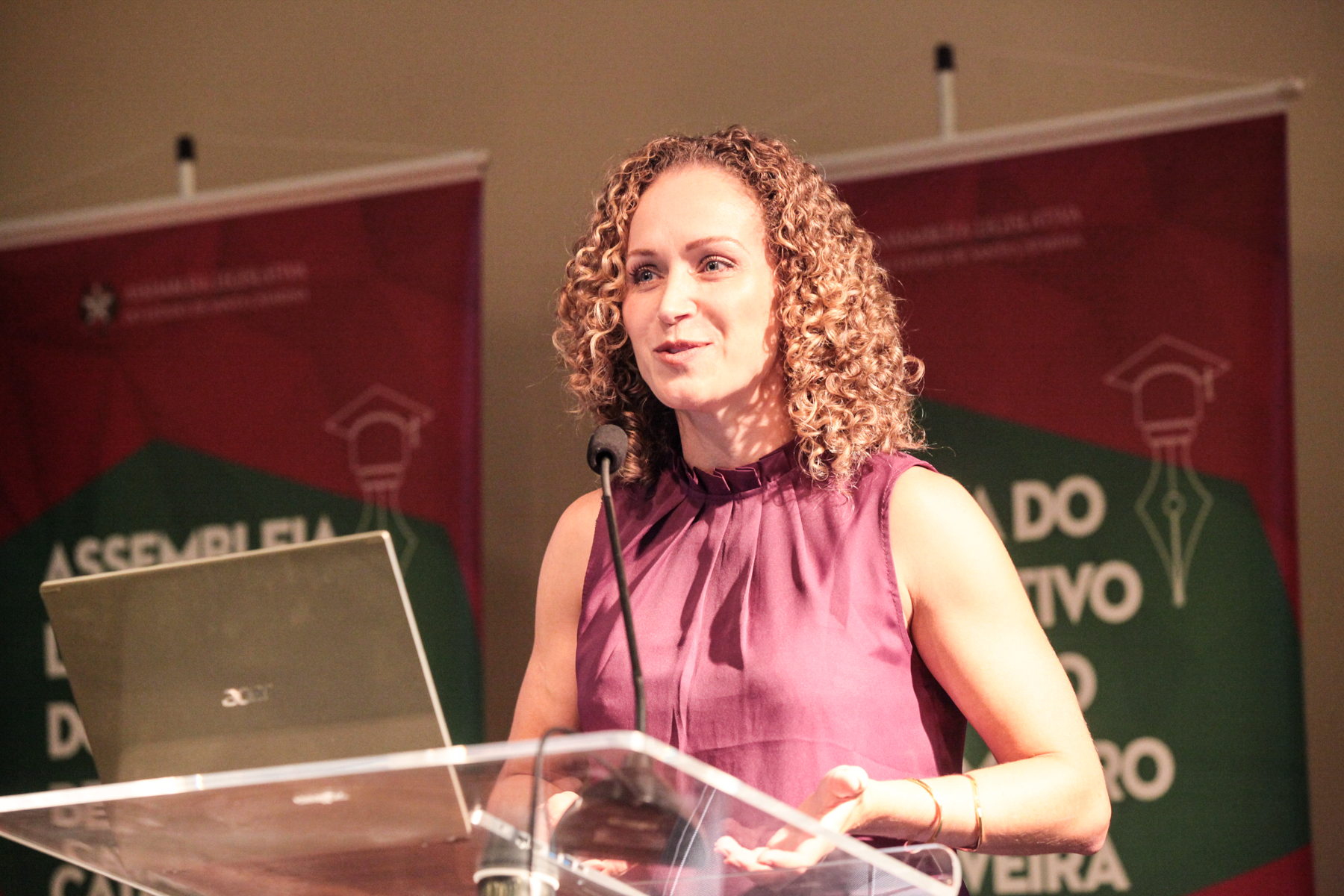 Seminário de Atenção a Saúde das Pessoas com Doenças Raras - Doutora Lisiane Ganassin