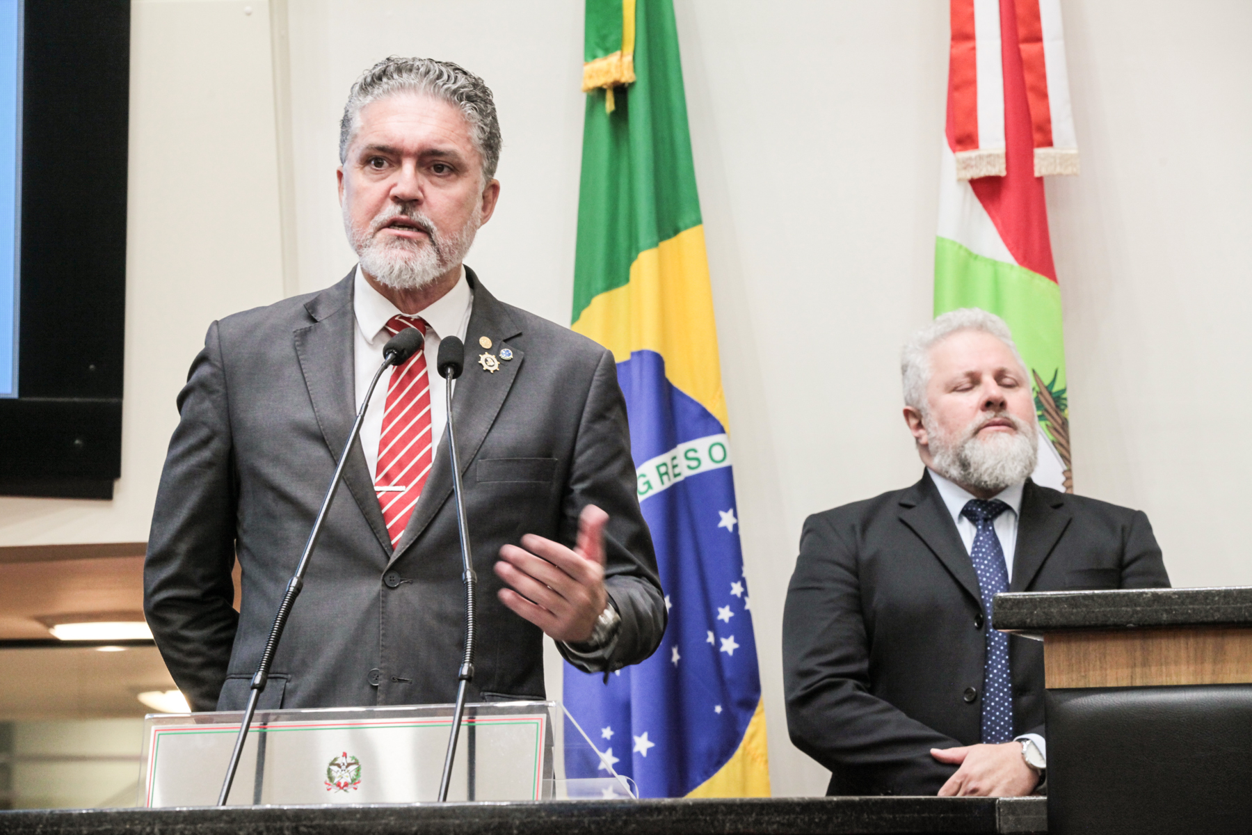 Suspensão da Sessão Ordinária - Ernesto Sãothiago