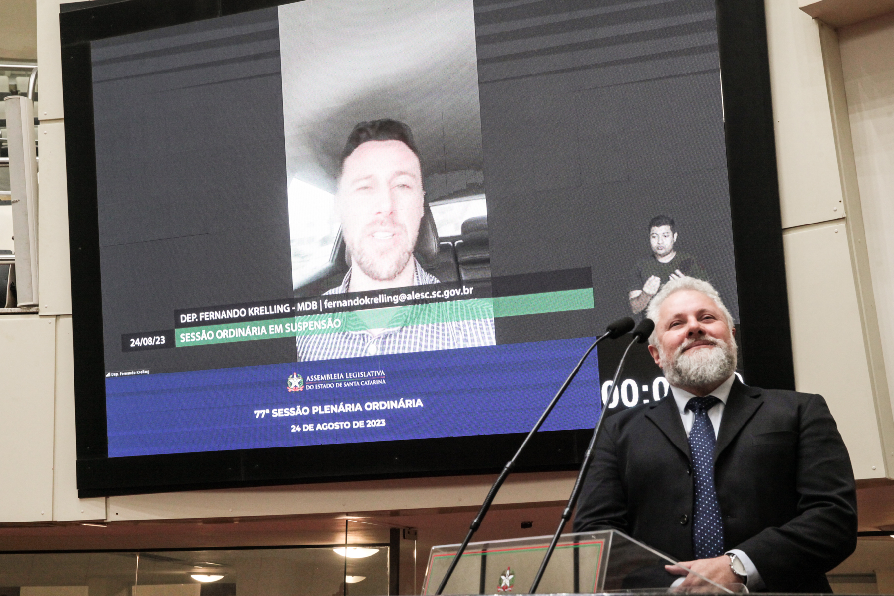 Suspensão da Sessão Ordinária - deputado Fernando Krelling (no telão)