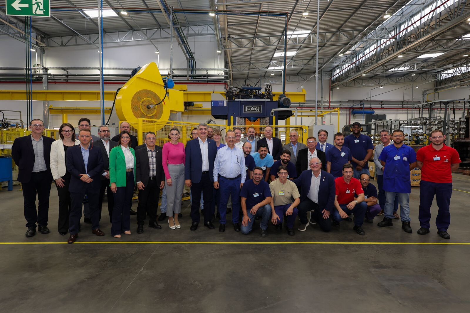 Governador visita parque fabril da WEG em Jaraguá do Sul