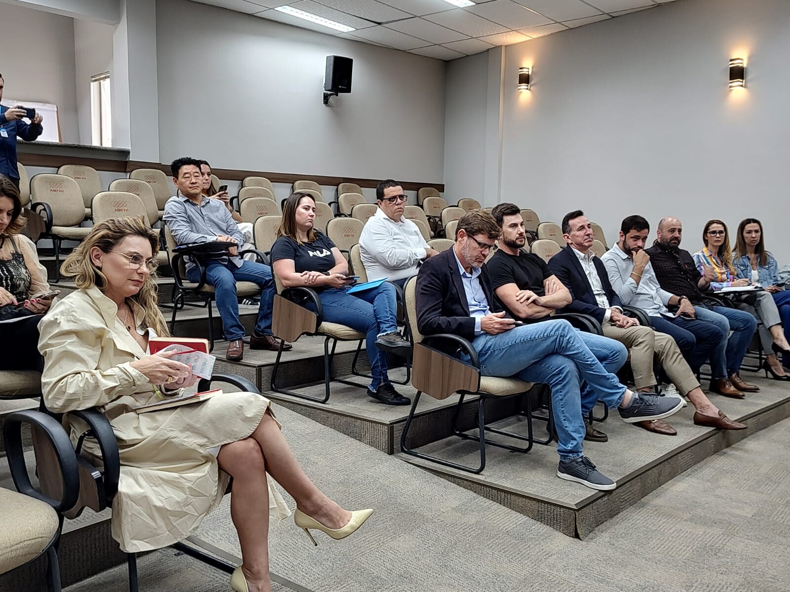 Deputada Paulinha na reunião