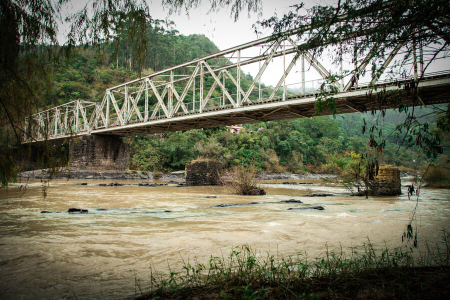 A ponte Altamiro Guimarães, no limite entre Ibirama e Apiúna, transformou-se num ponto para contemplação das paisagens da região