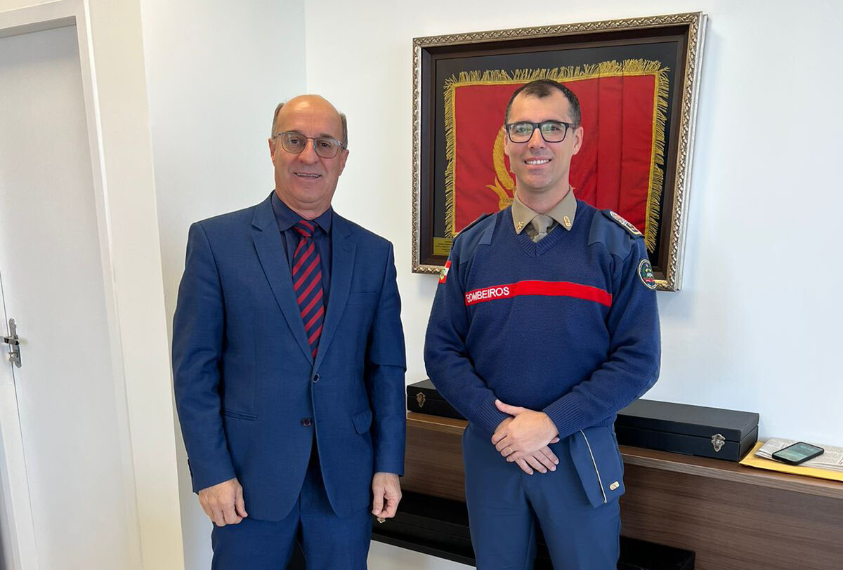 Deputado José Milton Scheffer e comandante-geral dos Bombeiros, coronel Fabiano de Souza
