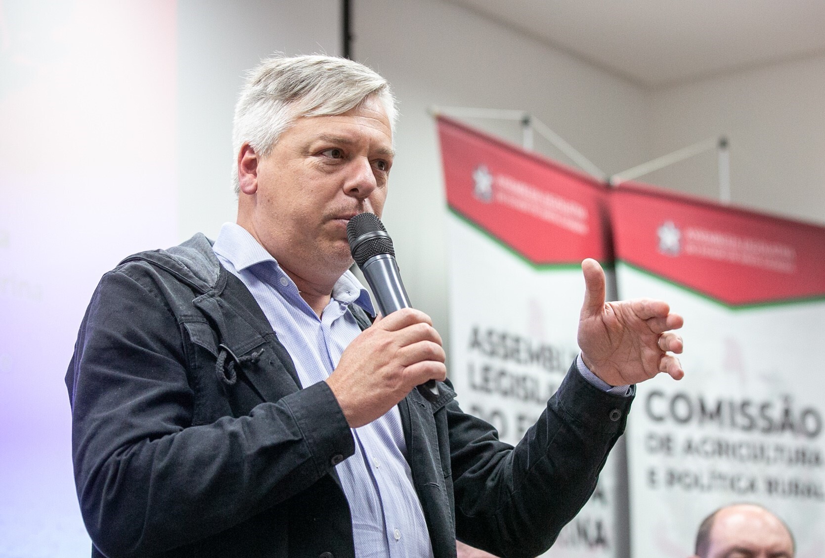 Crise no leite: Governo federal altera taxação para importação do produto