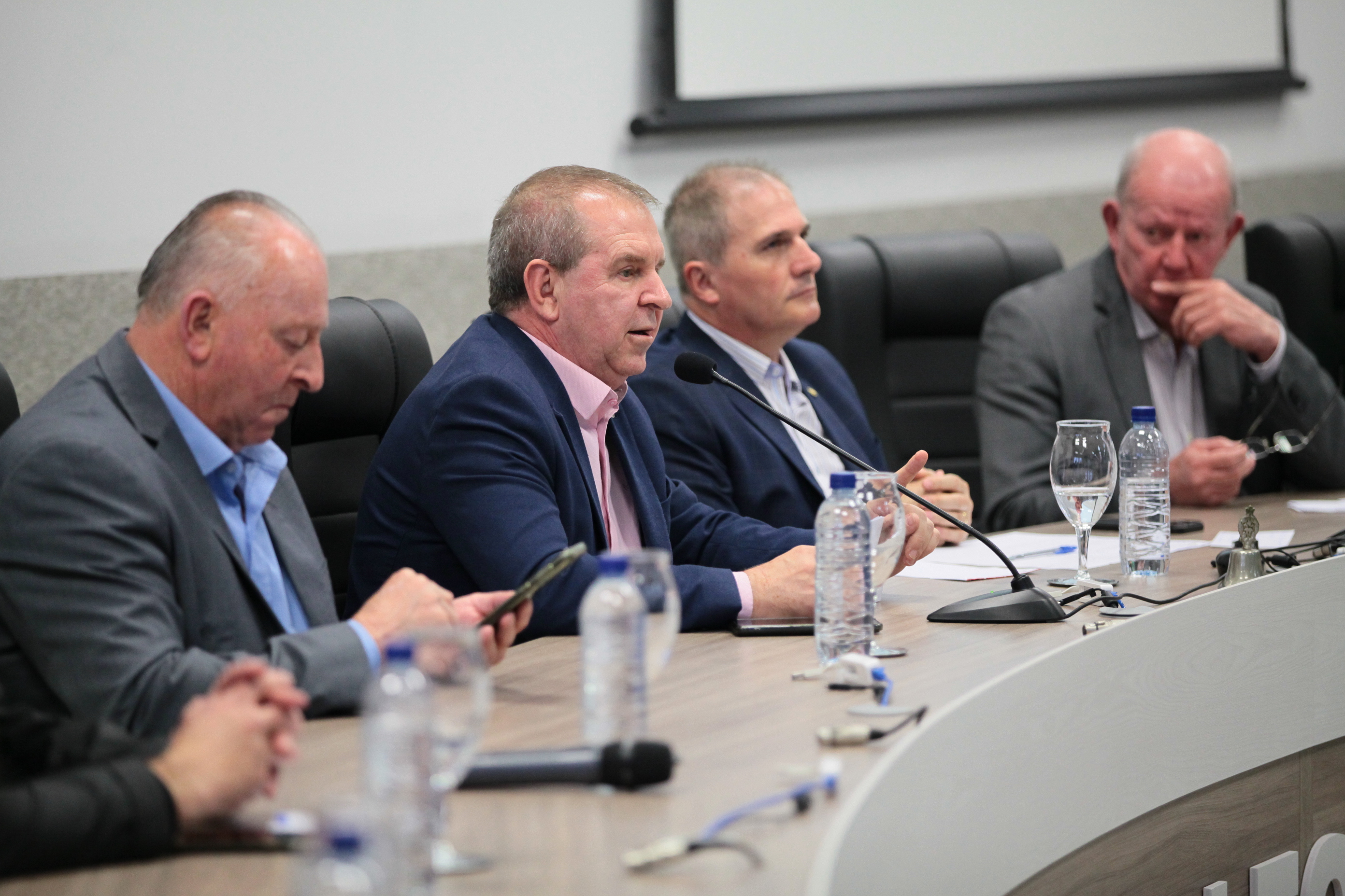 Audiência Pública que irá discutir a situação dos produtores de Leite do Estado