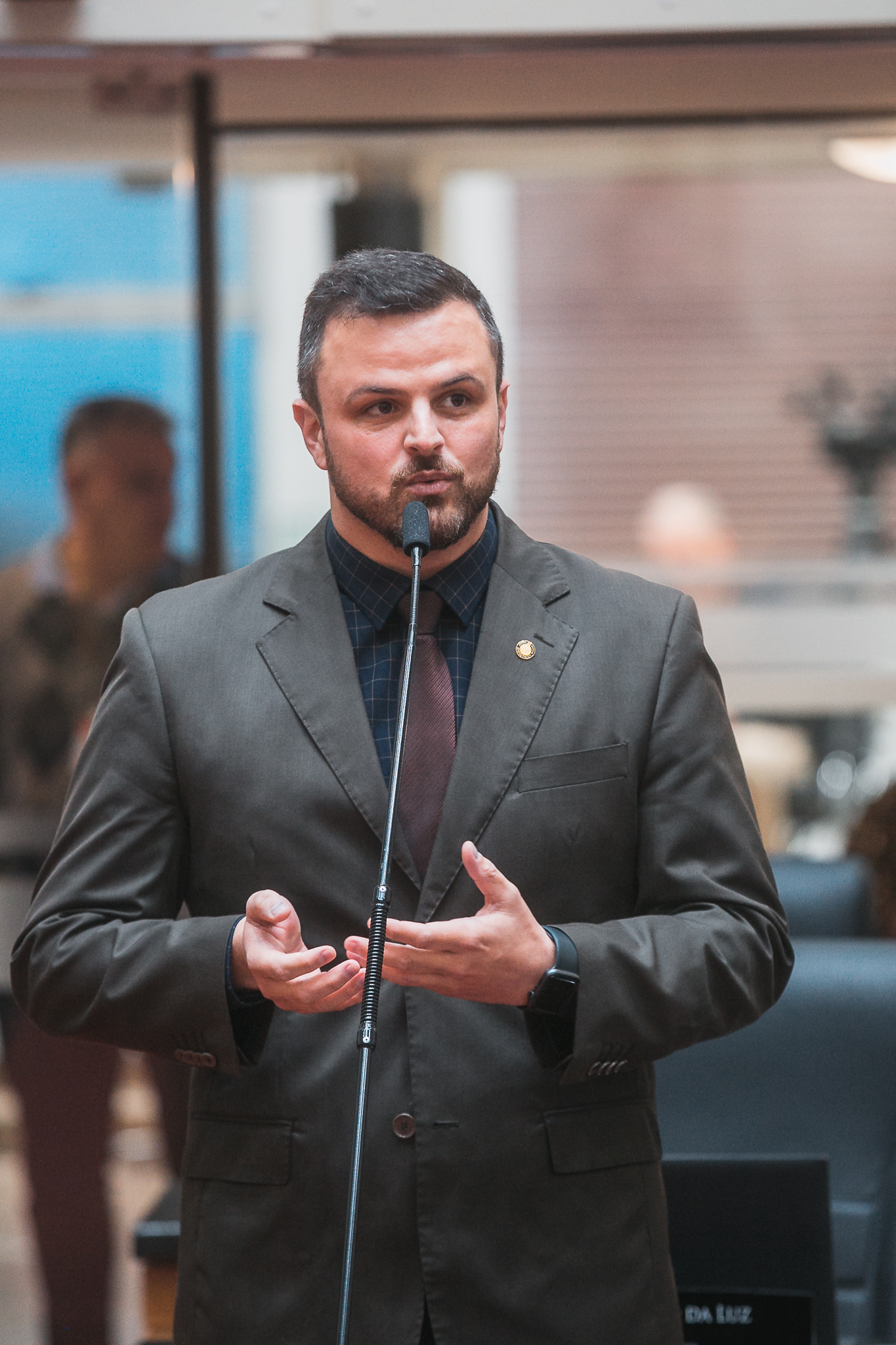 Suspensão de Sessão - Prefeito e Realeza de Cerro Negro - Deputado Lucas Neves (Podemos)