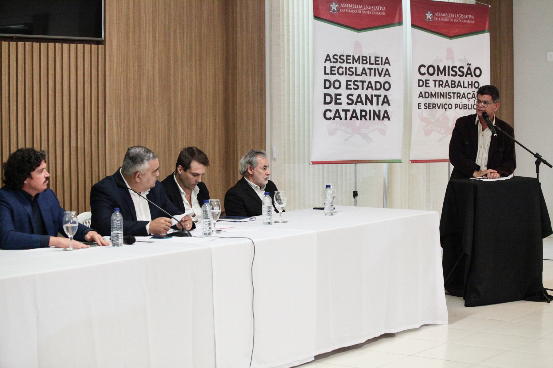 Audiência Pública para tratar da Situação do Sistema de Esgoto da Praia dos Ingleses