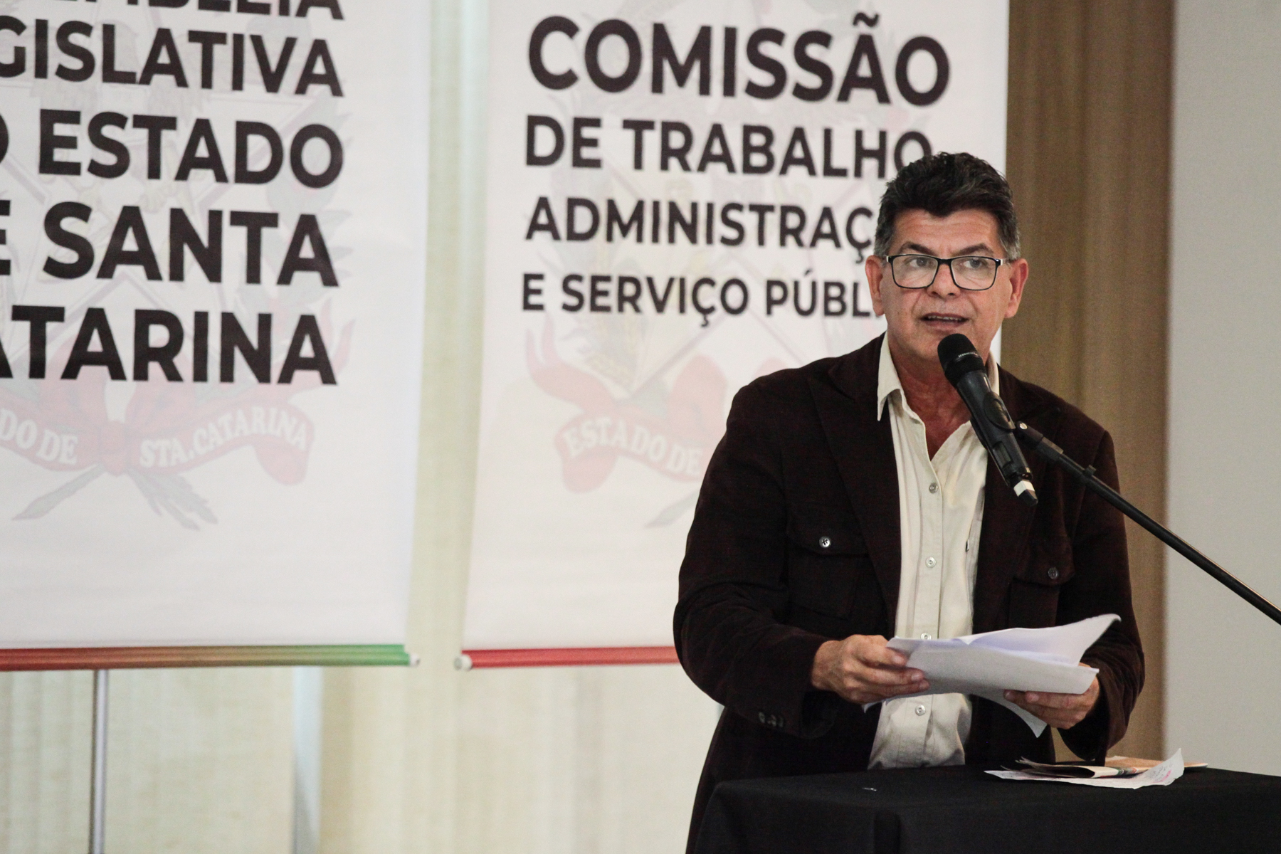 Audiência Pública para tratar da Situação do Sistema de Esgoto da Praia dos Ingleses