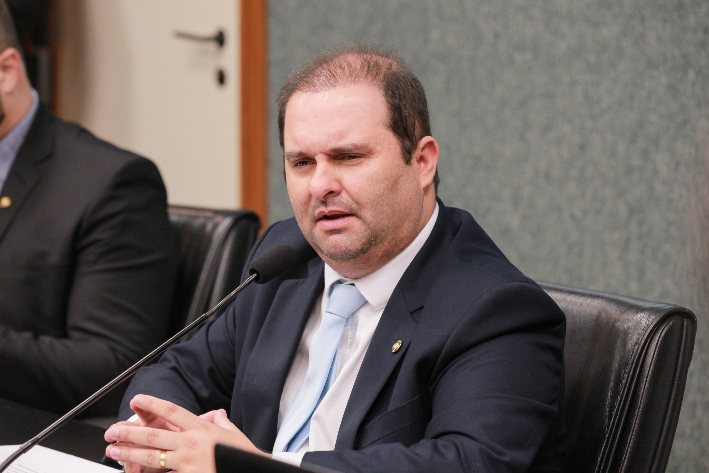 Foto: Giovanni Kalabaide - Deputado Repórter Sérgio Guimarães(União)