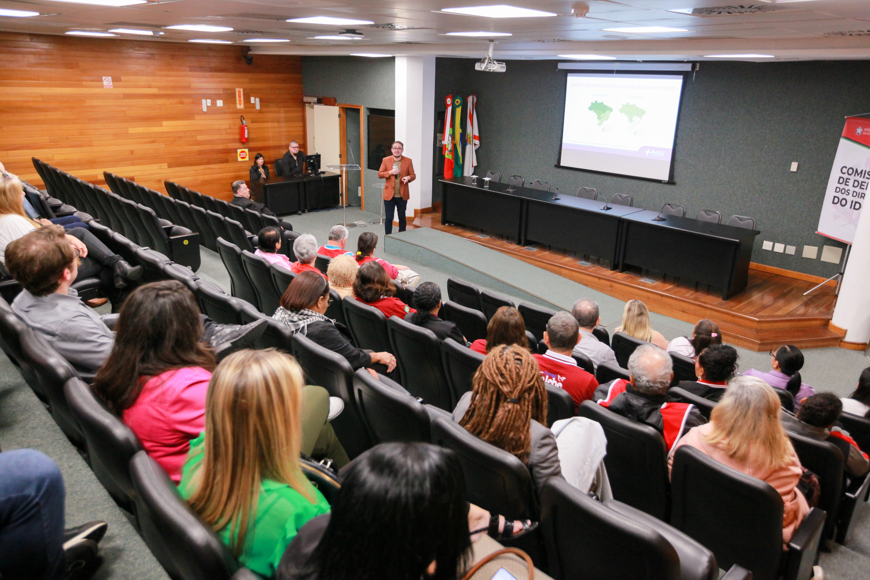 Palestra sobre os Cuidados com a Saúde da Pessoa Idosa