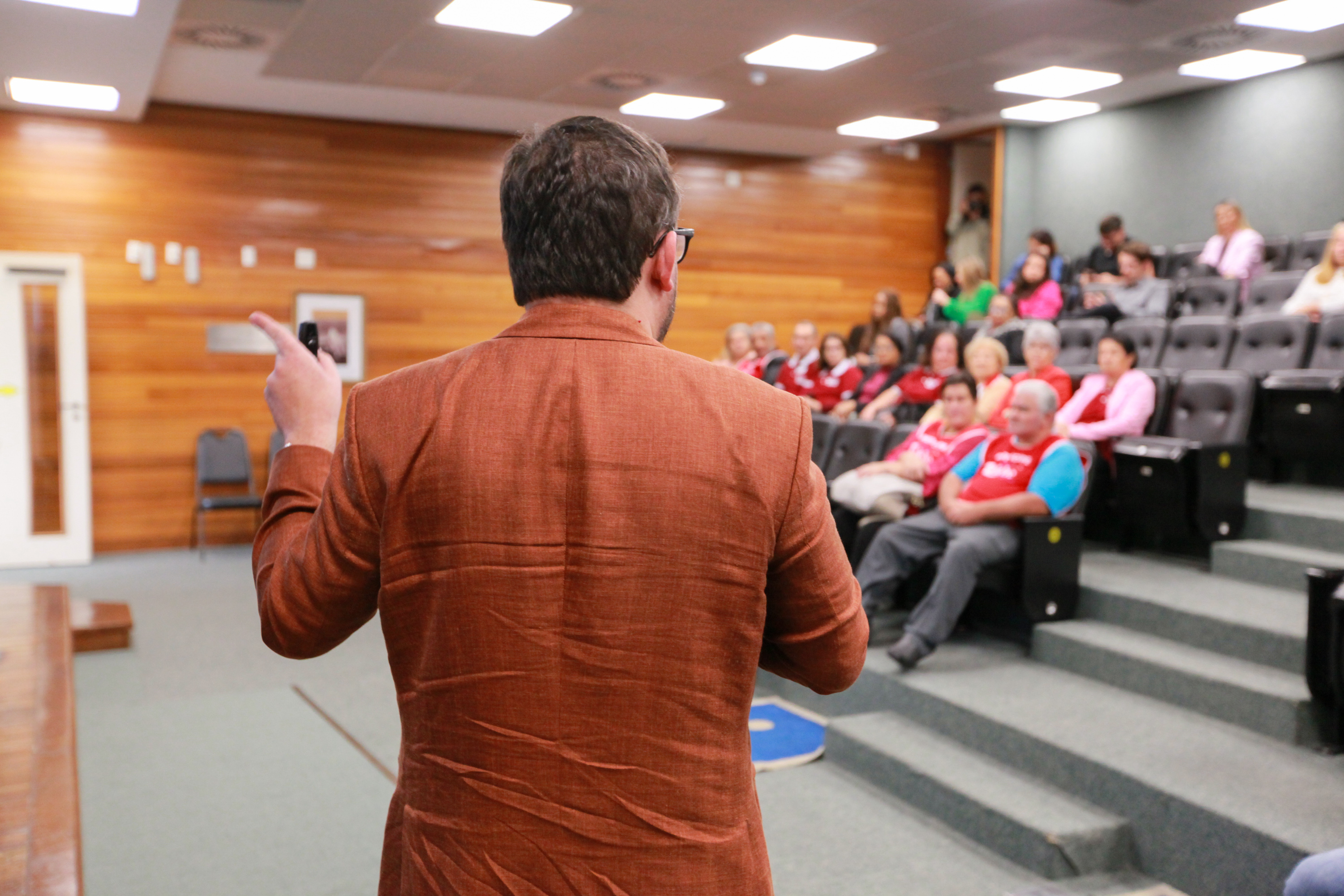 Palestra sobre os Cuidados com a Saúde da Pessoa Idosa