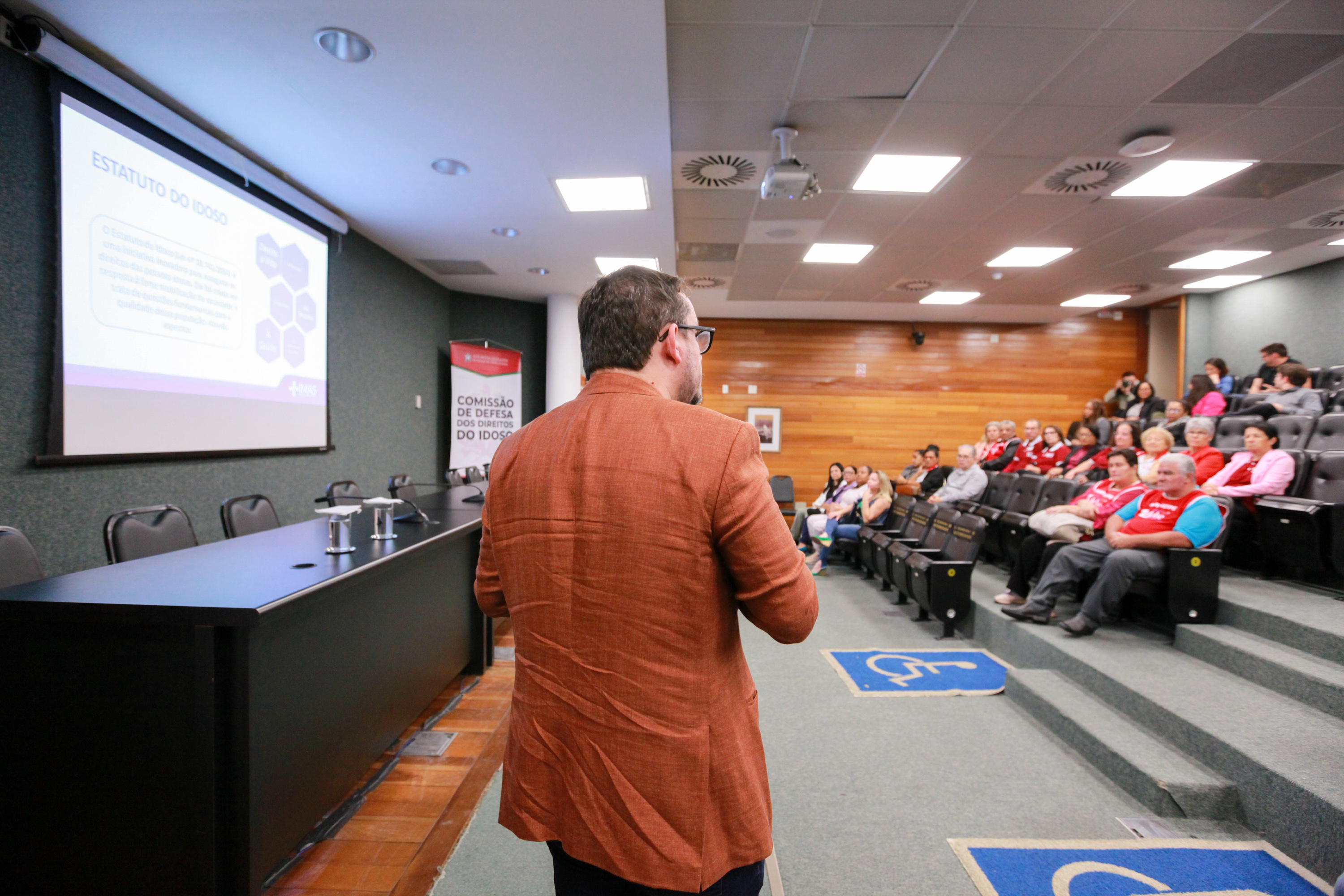 Palestra sobre os Cuidados com a Saúde da Pessoa Idosa