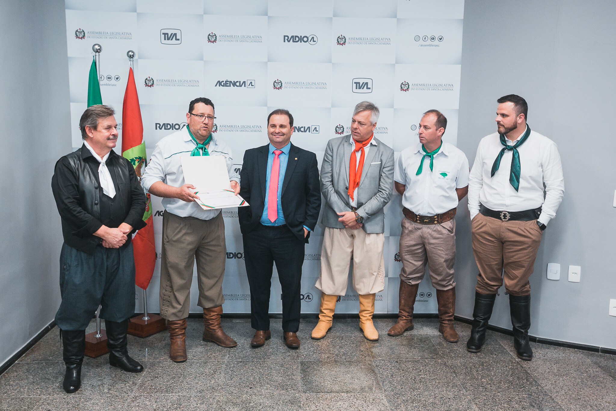 Passagem do Dia do Gaúcho é marcada por homenagens na Alesc