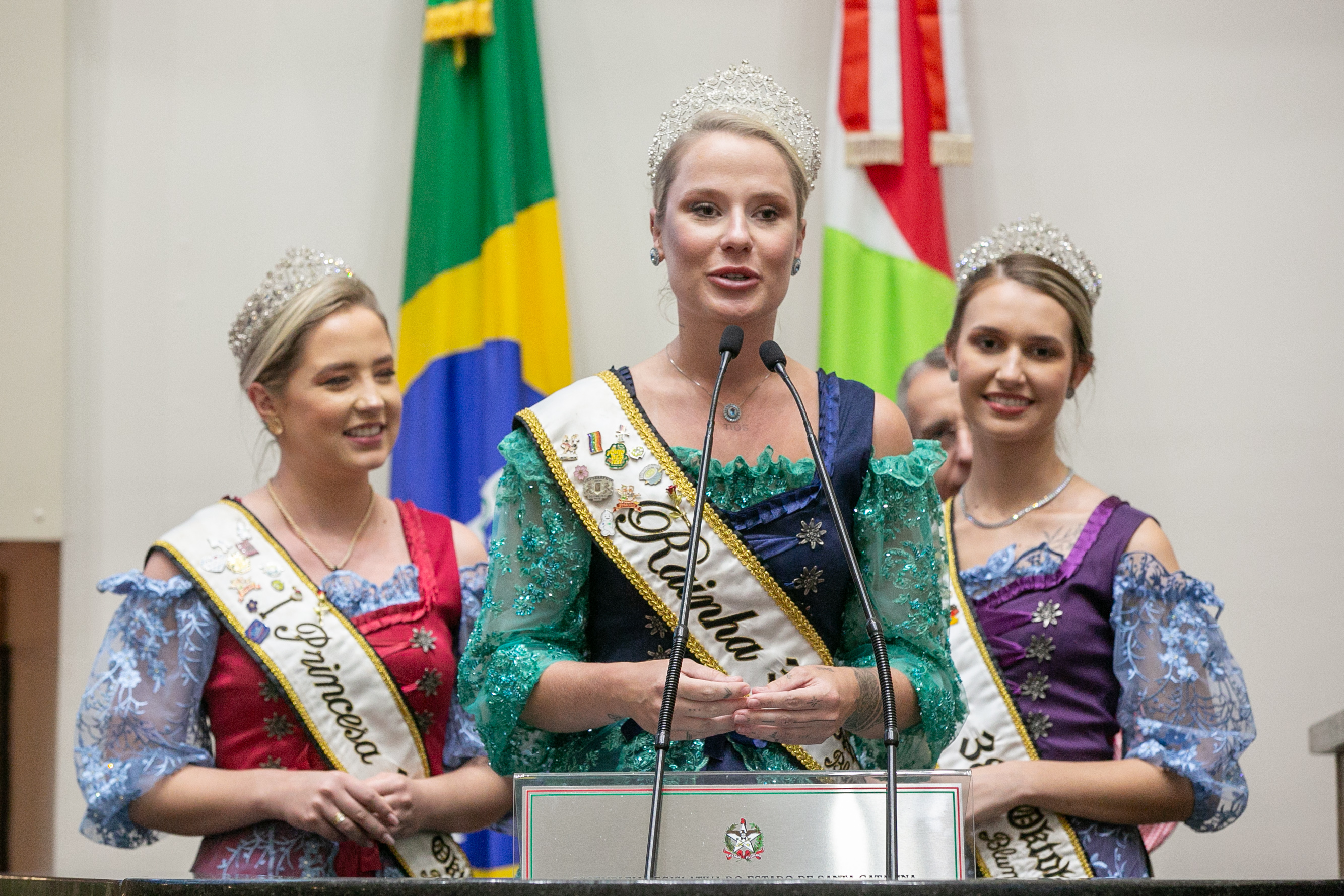 Suspensão da Sessão - 38ª Oktoberfest em Blumenau