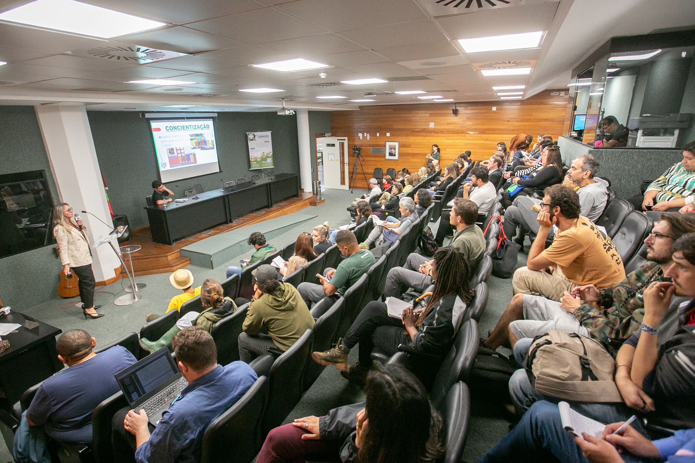 Evento apresenta iniciativas de compostagem em municípios de SC