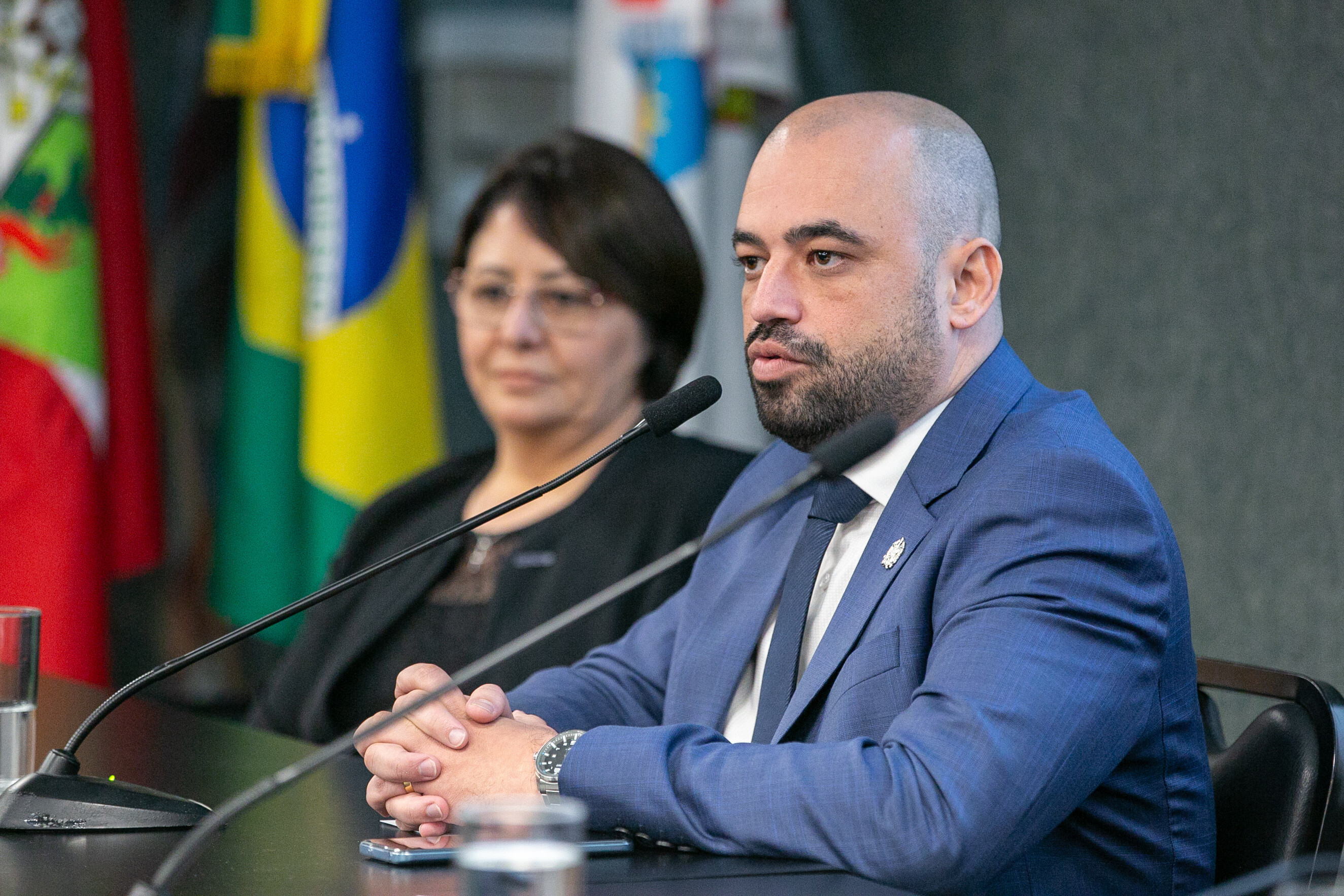Neusa Luiz, presidente da Fehosc e Diogo Demarchi Silva, secretário de Estado adjunto da Saúde.