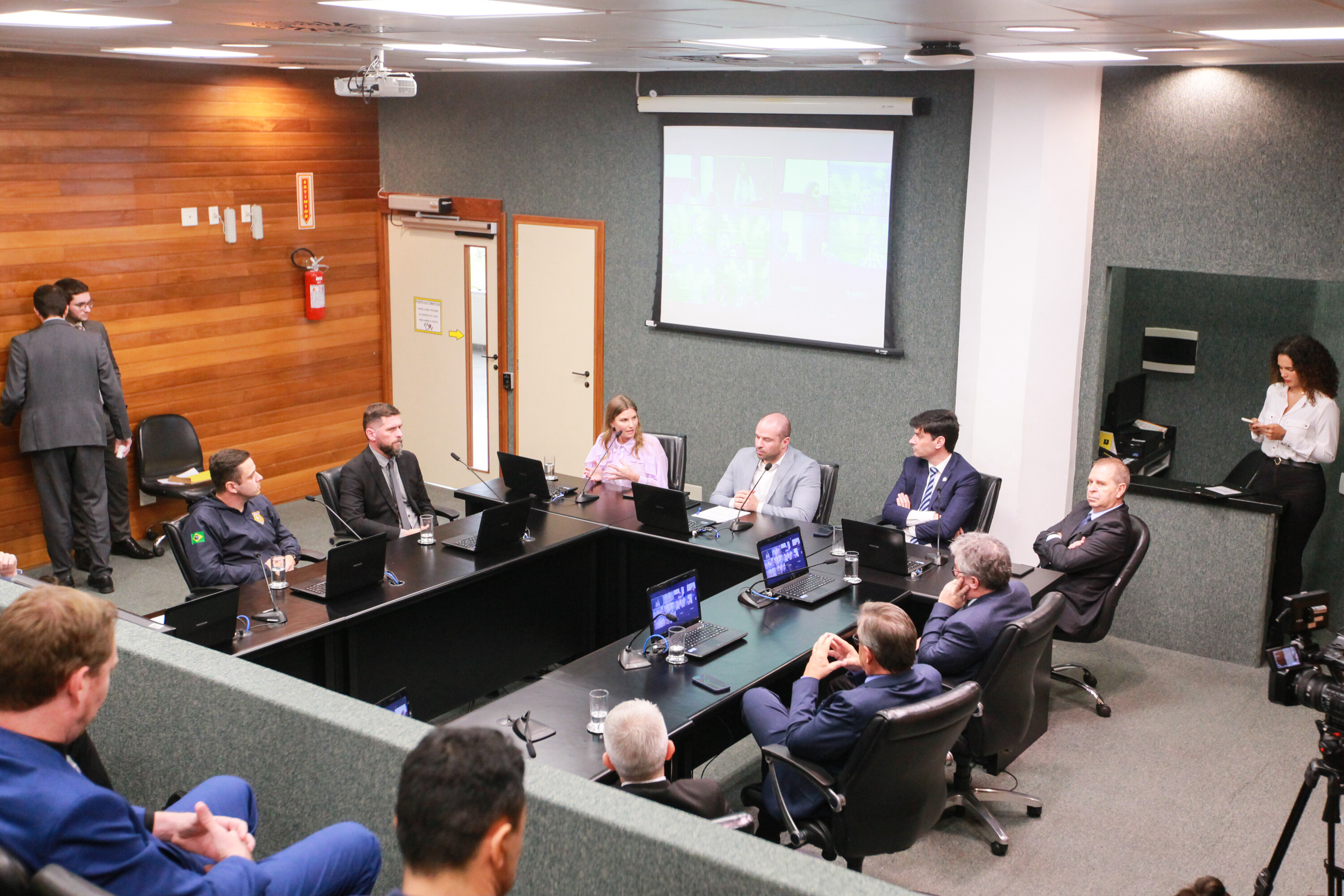 Comissão homenageia equipe da Segurança Pública que elucidou sequestro de menina em Criciúma