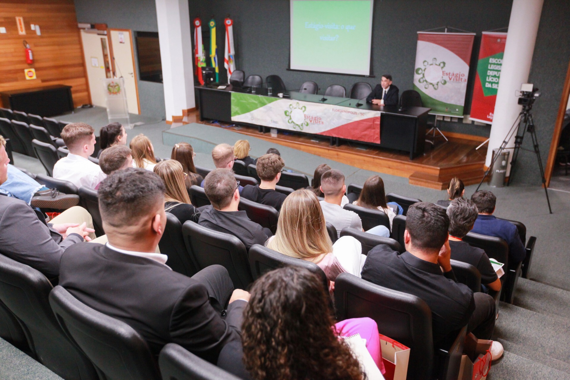 Universitários participam de mais uma edição do Programa Estágio-Visita