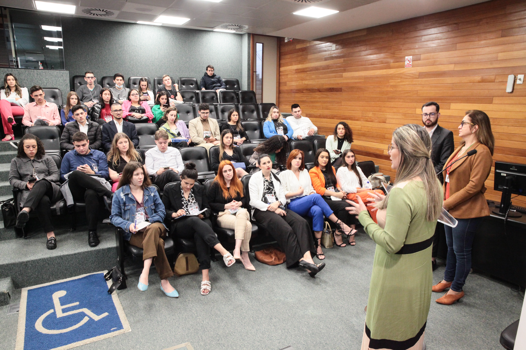 Escola do Legislativo - Palestra sobre o funcionamento das Comissões