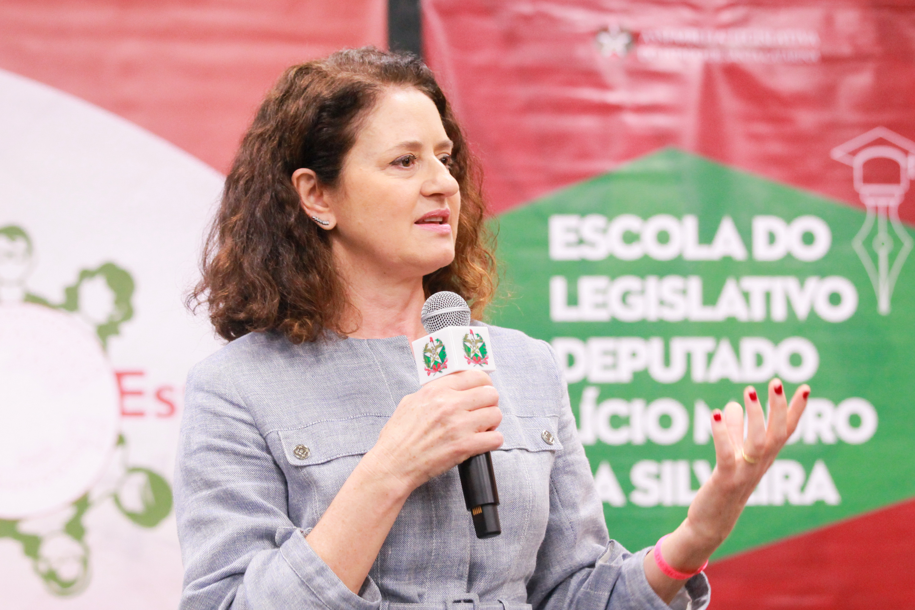 Estágio-visita - Palestra com a diretora da Escola da Alesc, Marlene Fengler