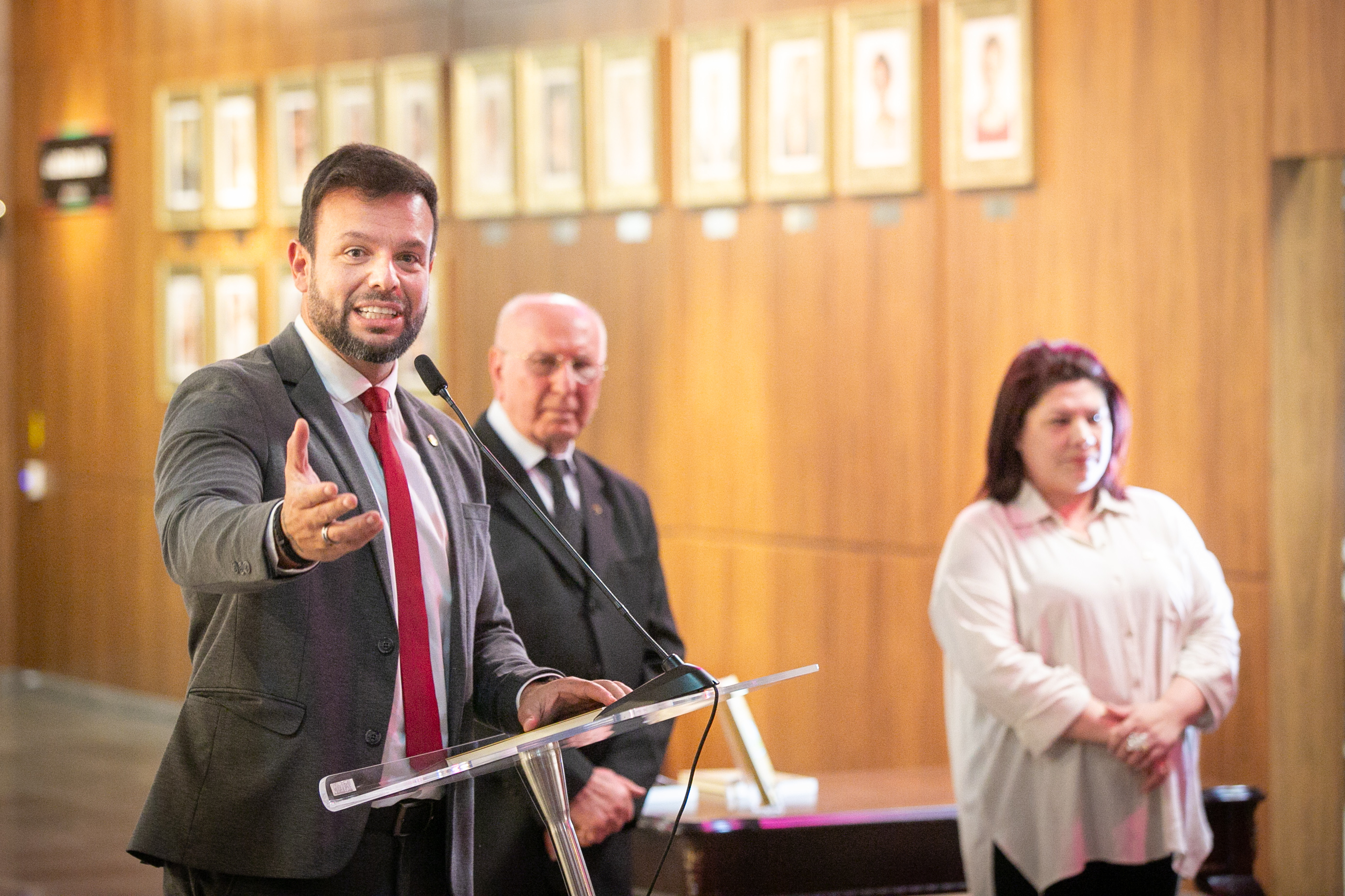 LANÇAMENTO LITERÁRIO - 