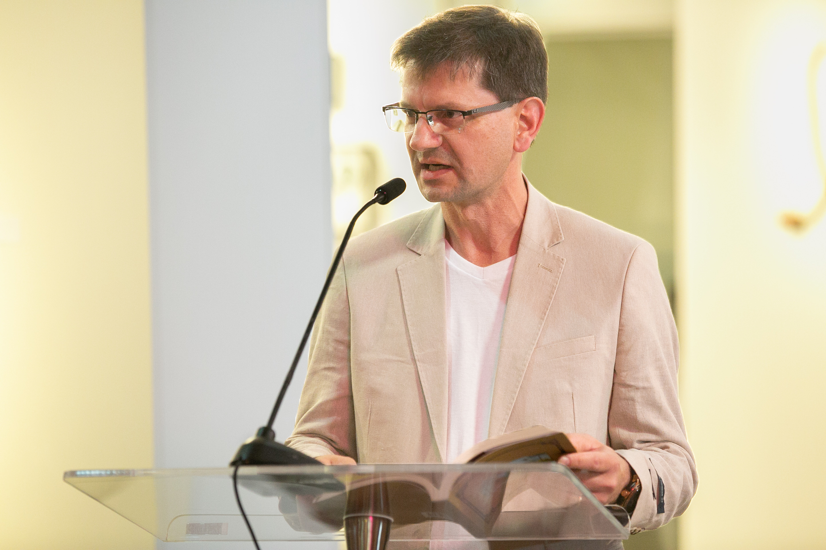 LANÇAMENTO LITERÁRIO - 