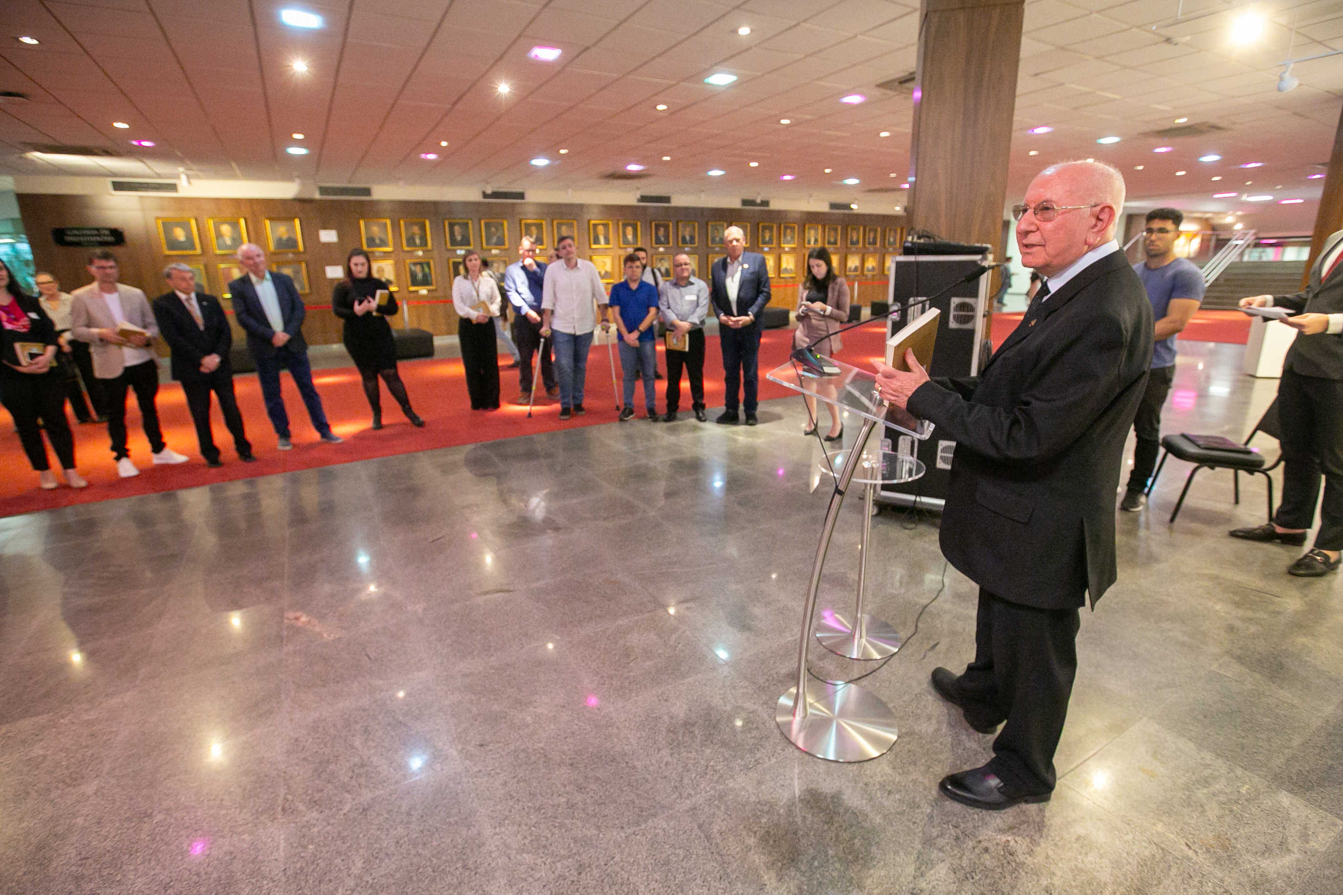 LANÇAMENTO LITERÁRIO - 