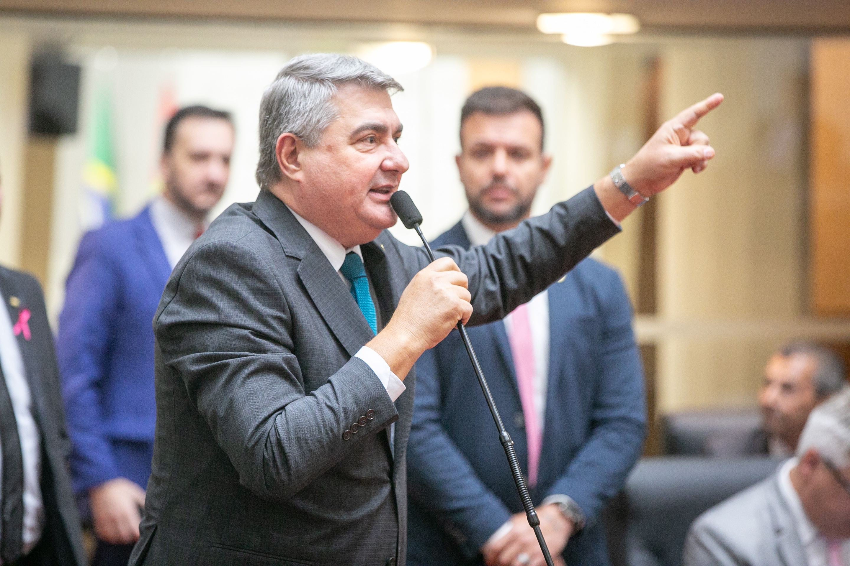 Suspensão da Sessão - Apresentação da Receita Federal