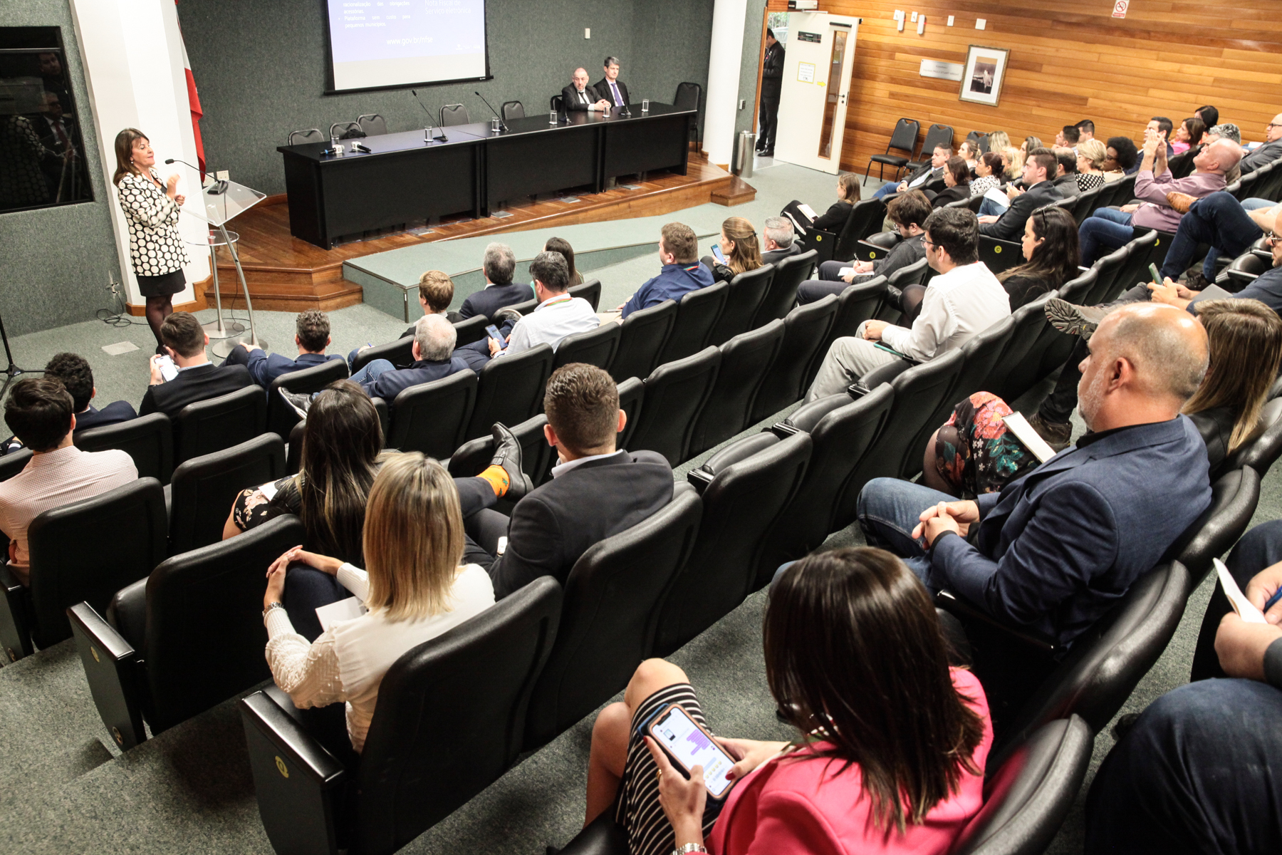 Reunião com Receita Federal - Apresentação dos trâmites para doação de bens apreendidos pela para Municípios e Entidades