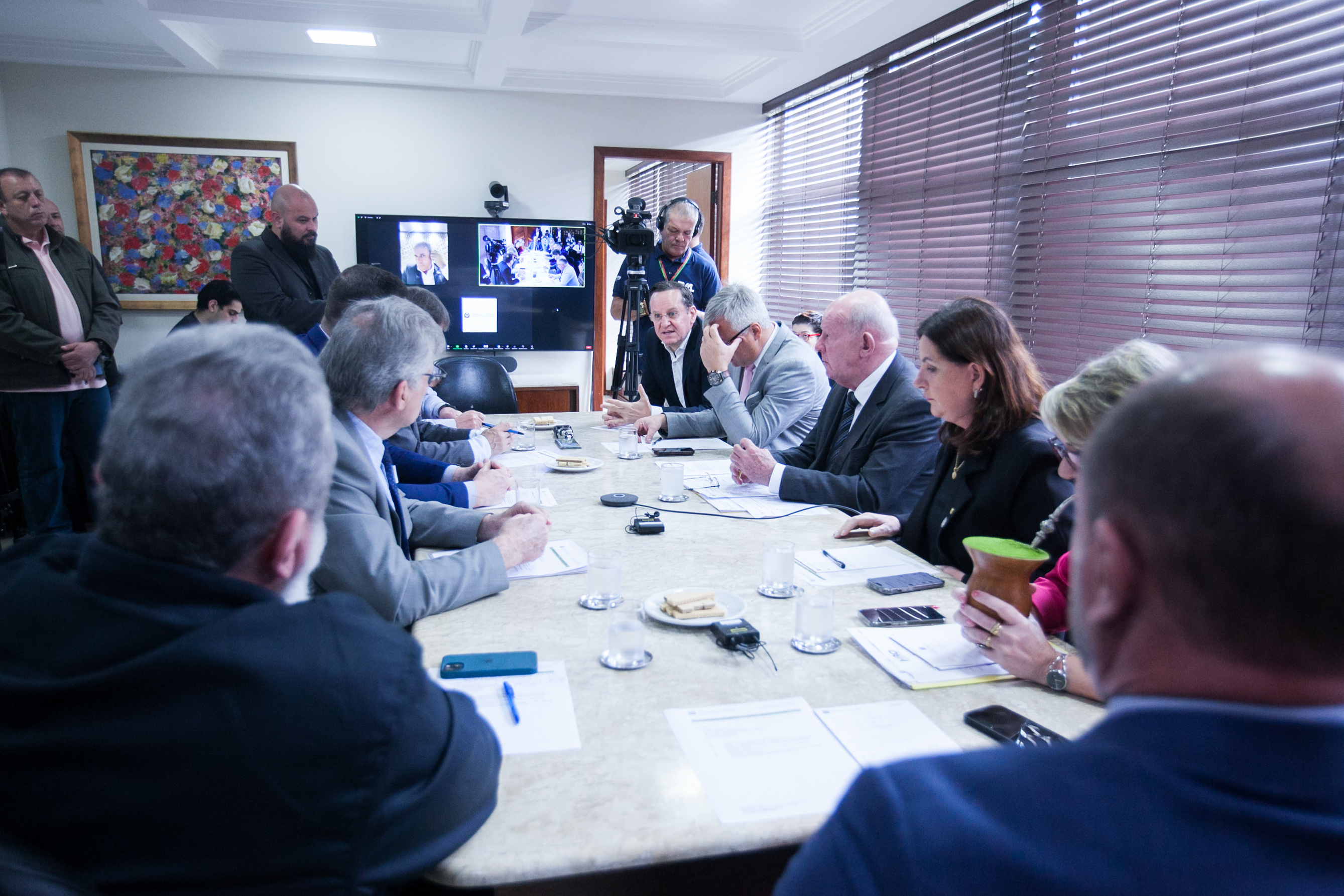 Reunião da Bancada do Oeste com secretária de Estado da Saúde Carmen Zanotto