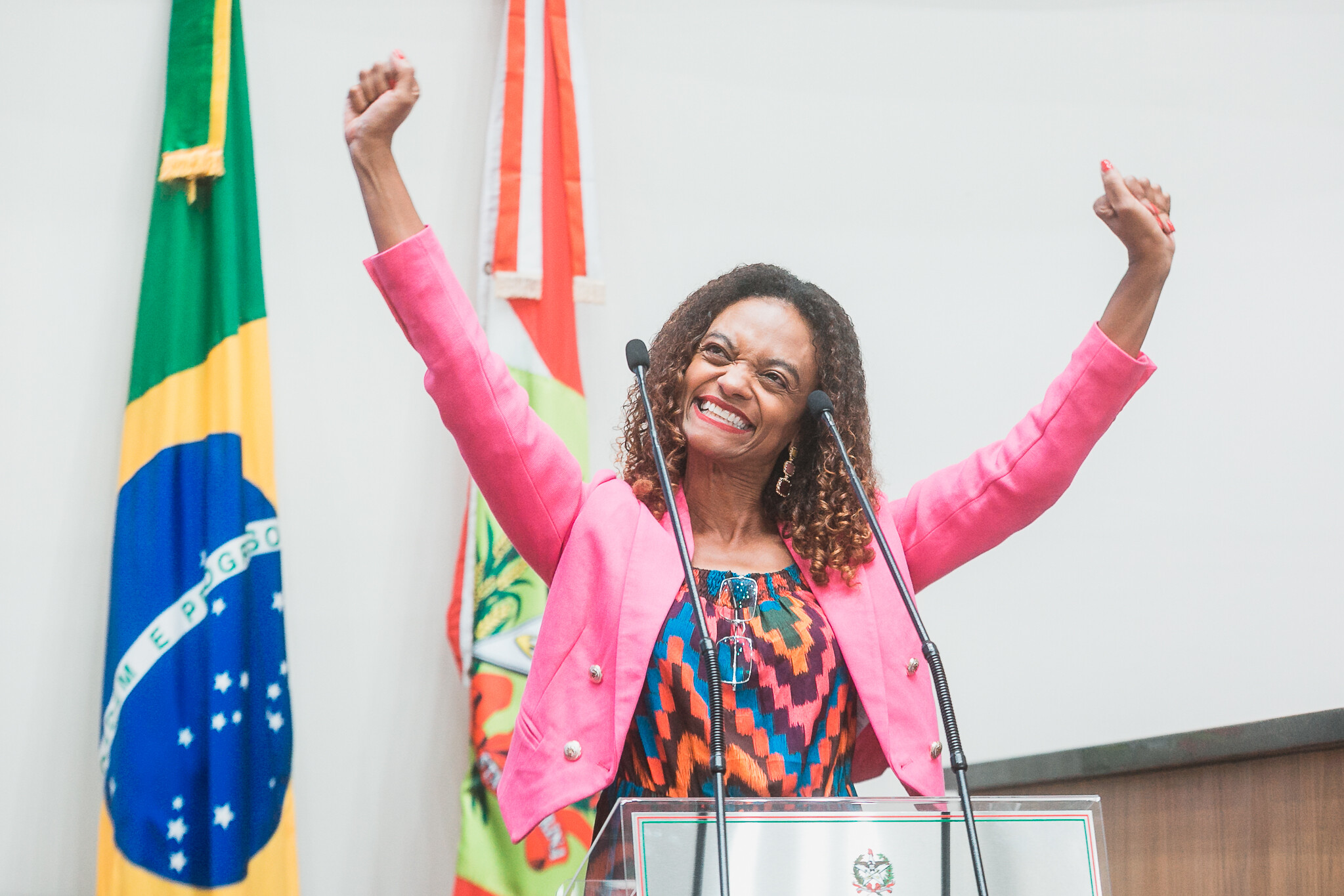 Posse de Vanessa da Rosa como deputada marca momento histórico na Alesc