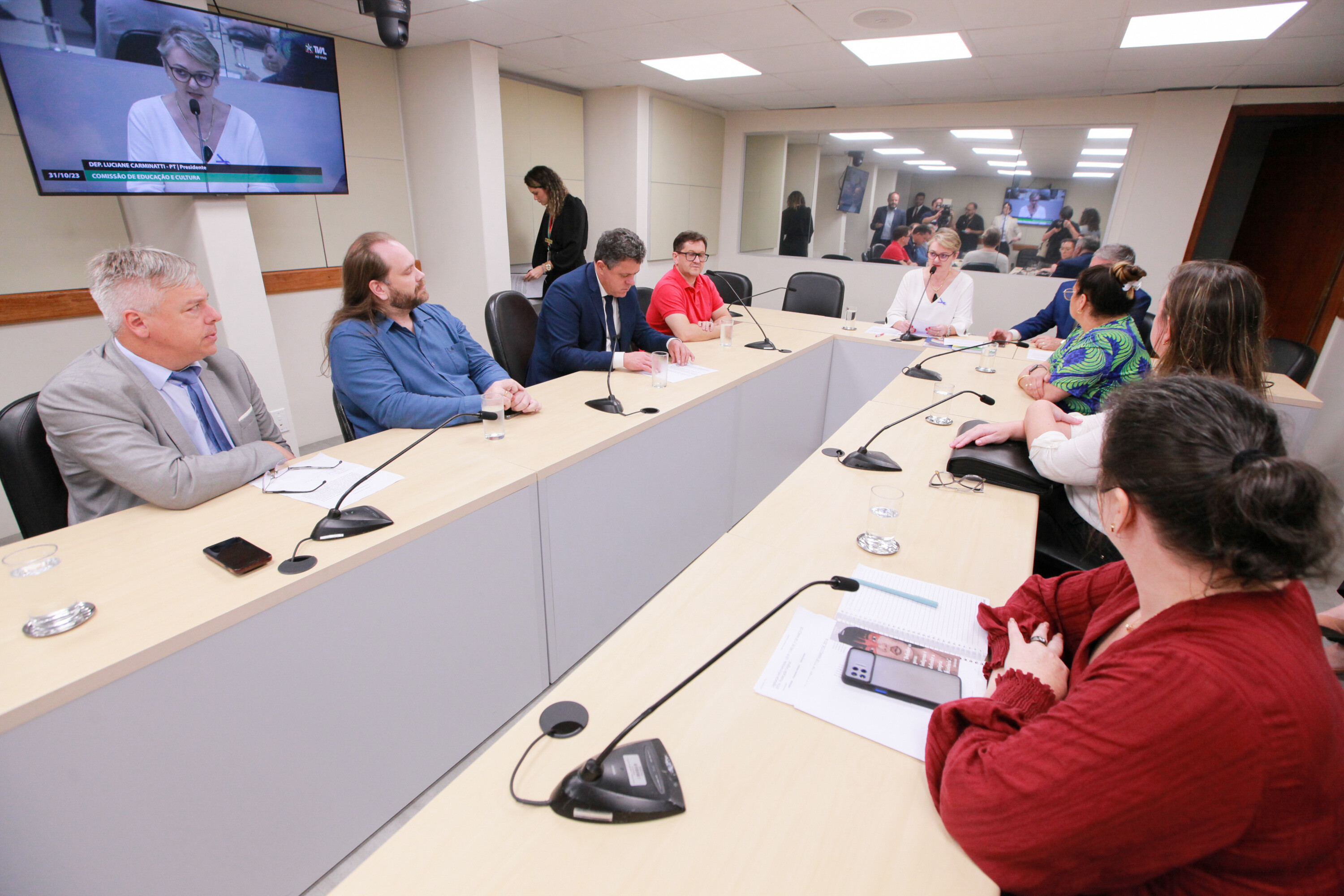 Comissão recebe proposta do Sinte para alterar carreira do magistério