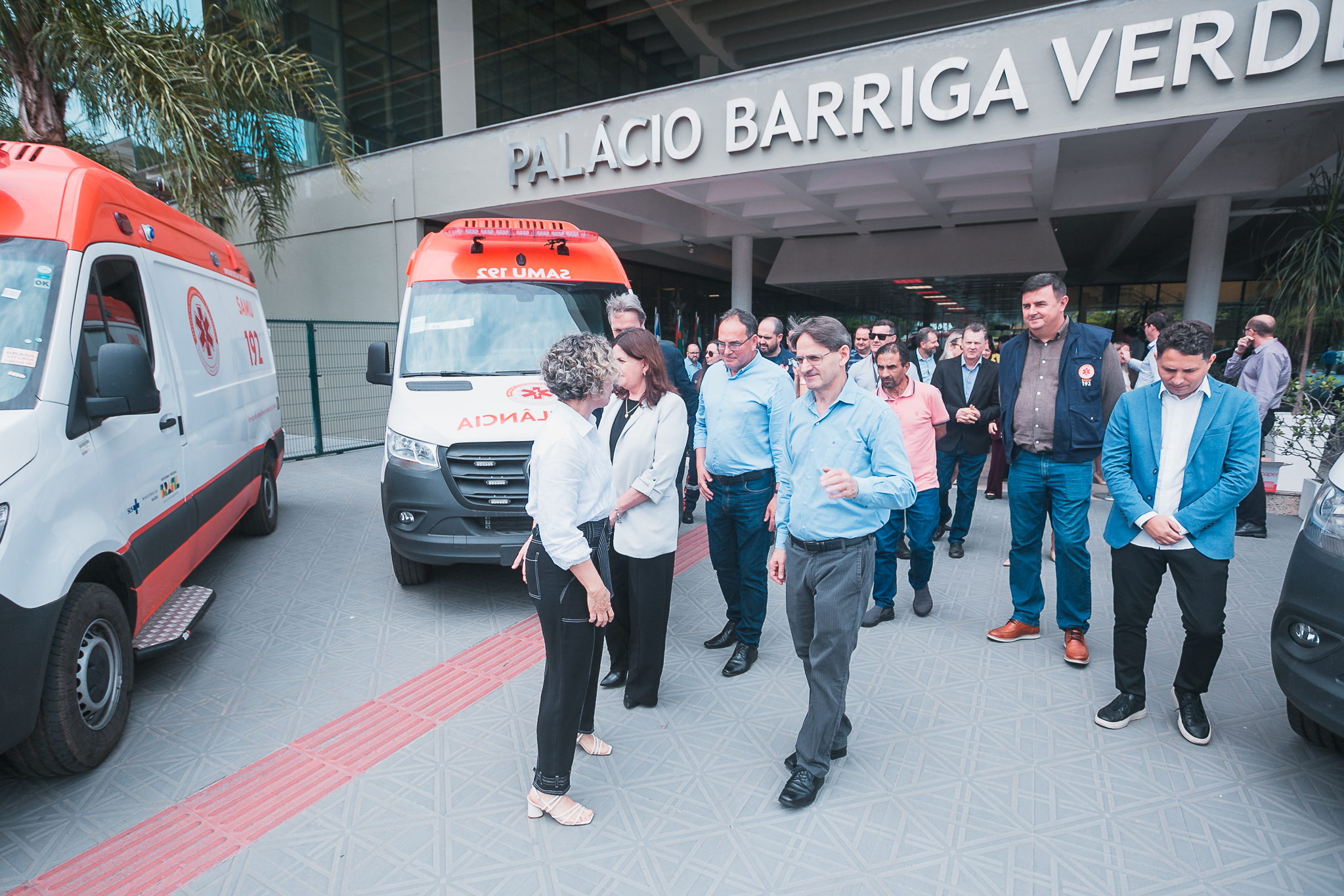 Ato oficial de entrega de Ambulâncias