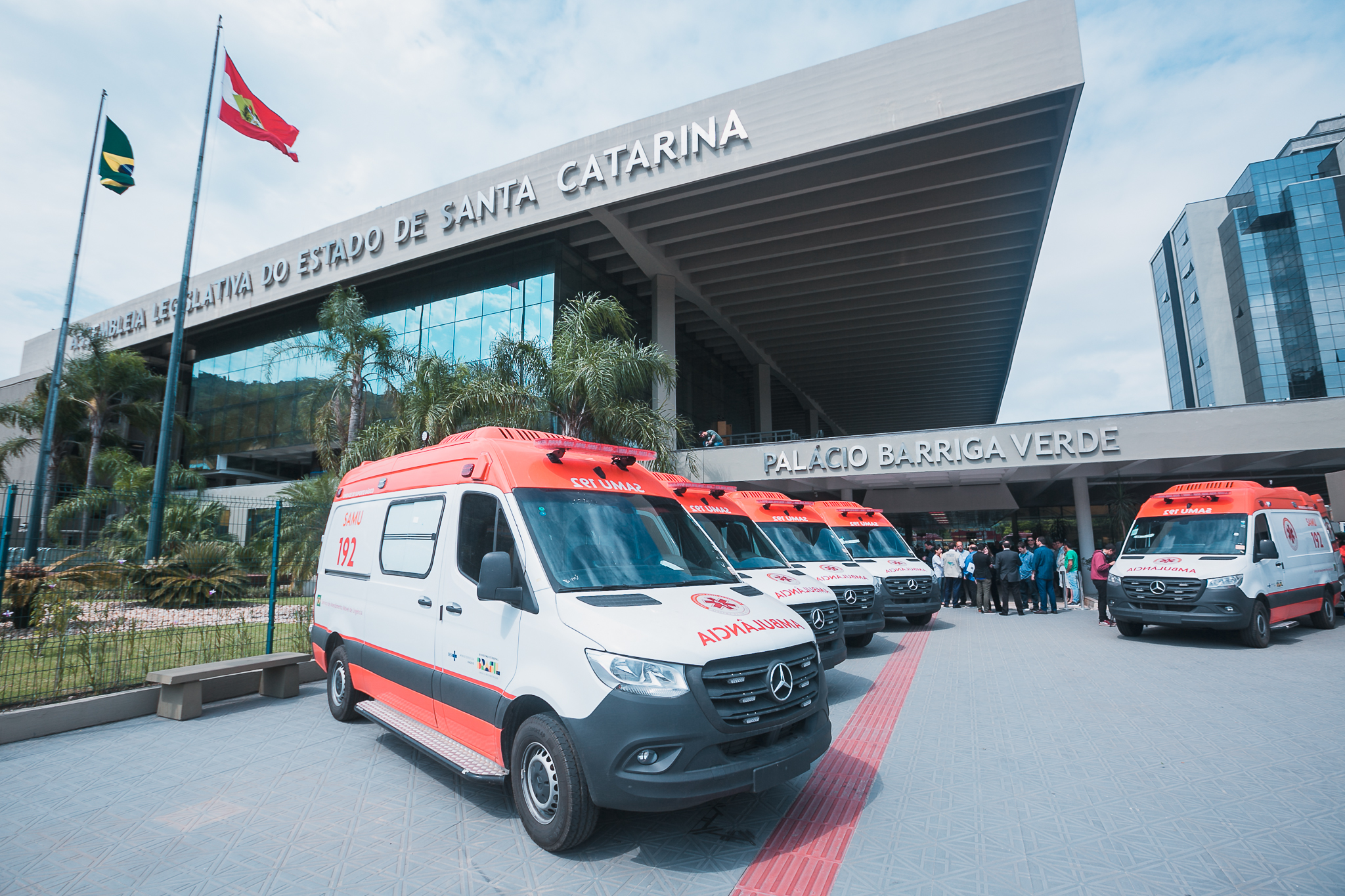 Ato oficial de entrega de Ambulâncias