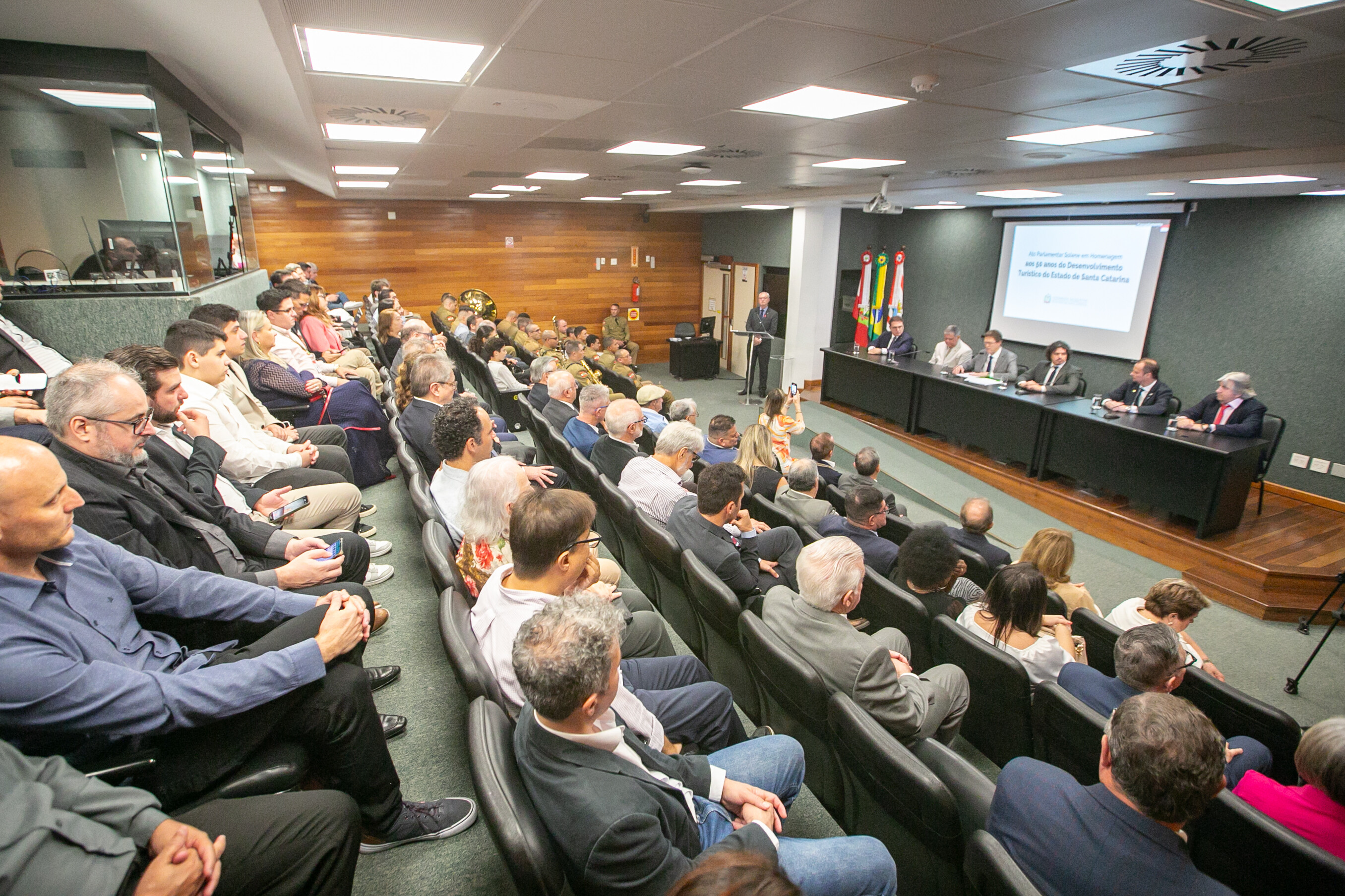 Ato solene comemora 50 anos do desenvolvimento turístico de SC