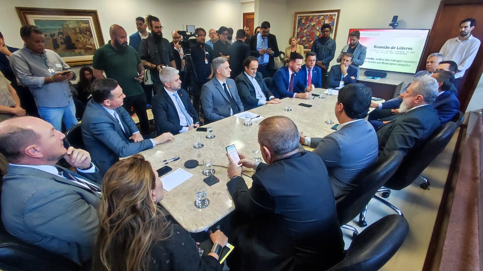 Deputado Miotto preocupado com os prejuízos provocados pelas fortes chuvas Crédito: Ascom deputado Jair Miotto.
