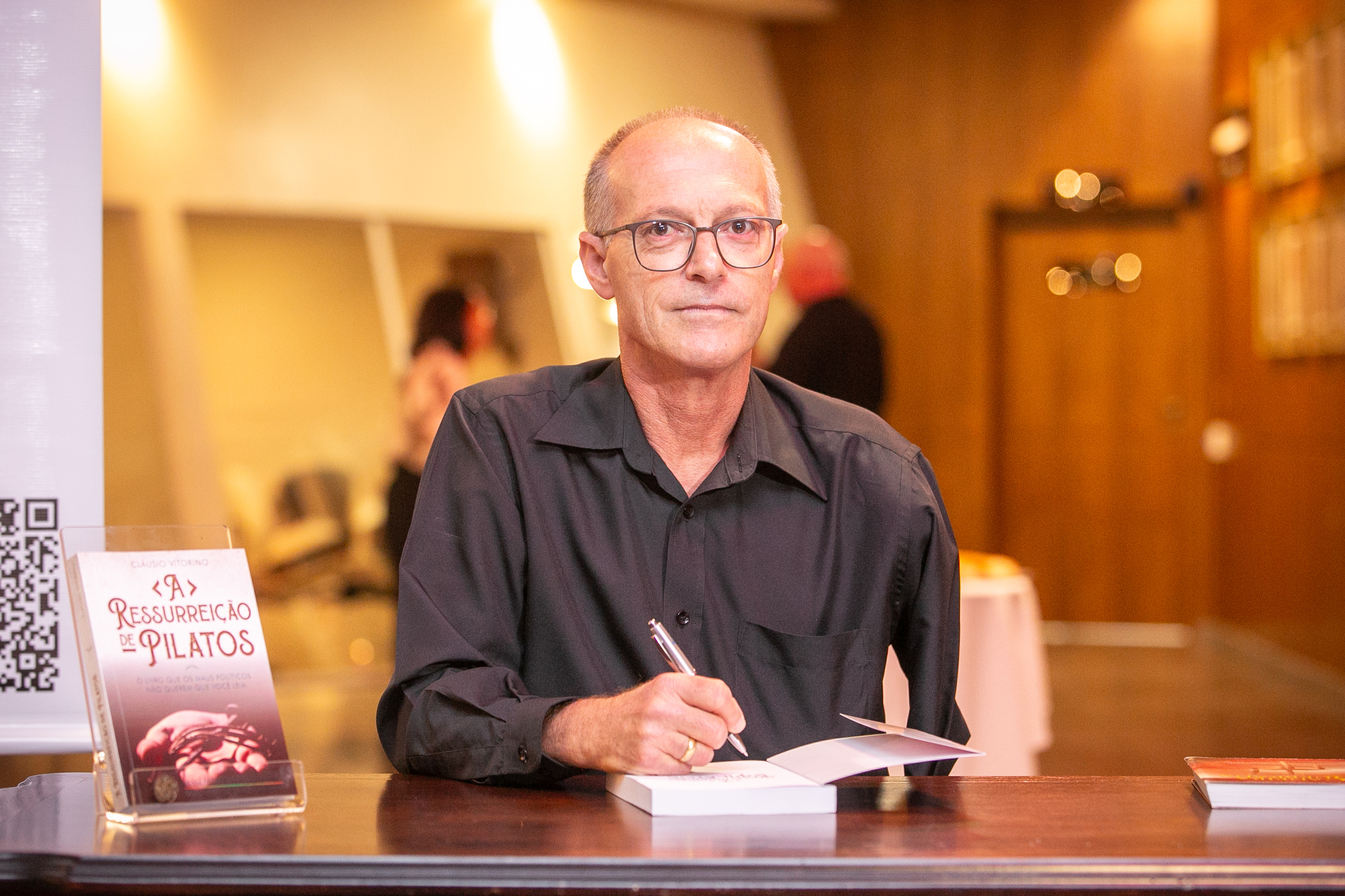 LANÇAMENTO LITERÁRIO – “A Ressurreição de Pilatos”, do autor Cláusio Vitorino