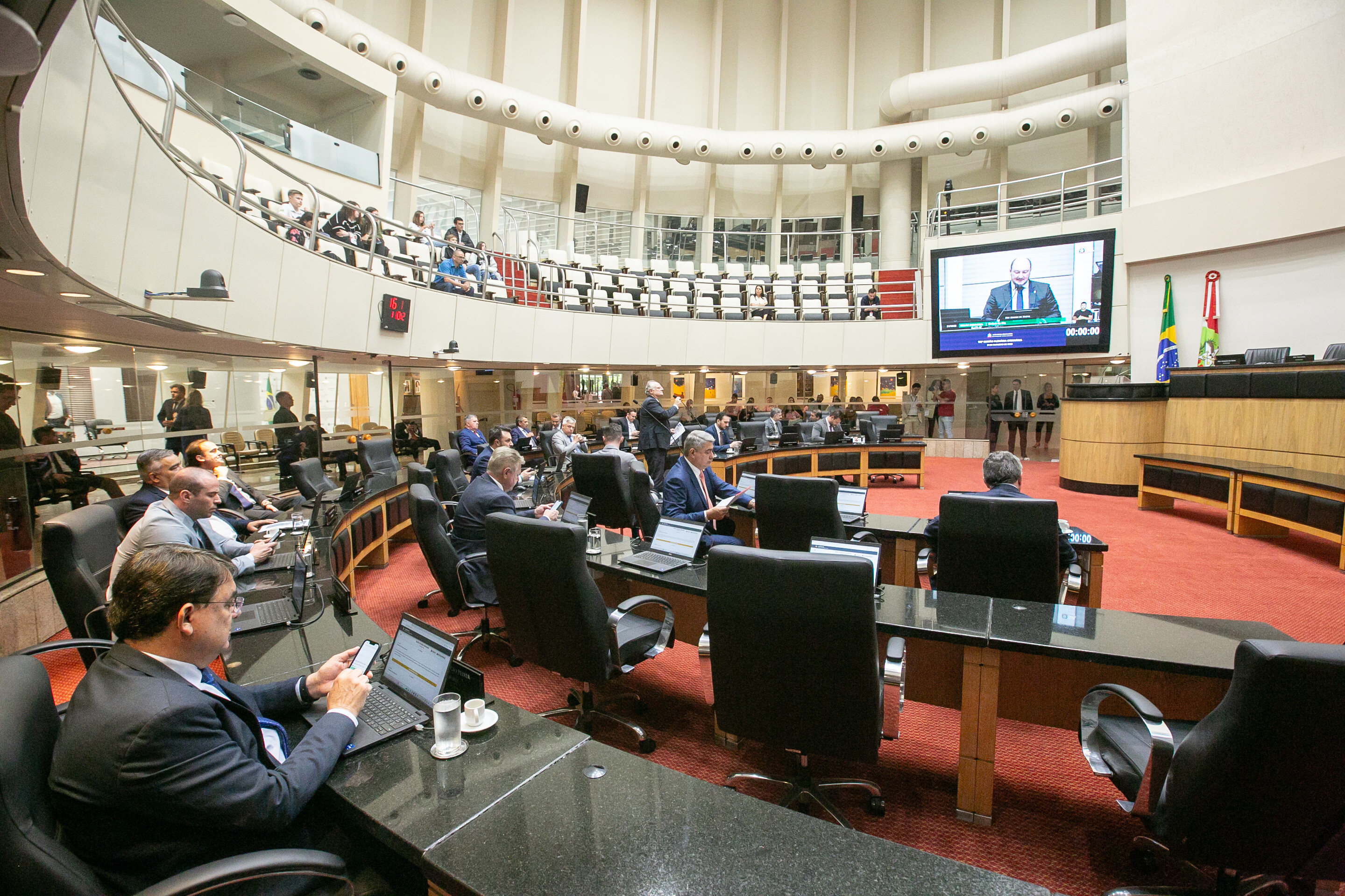 Plenário aprova projeto de lei sobre comprovação de residência