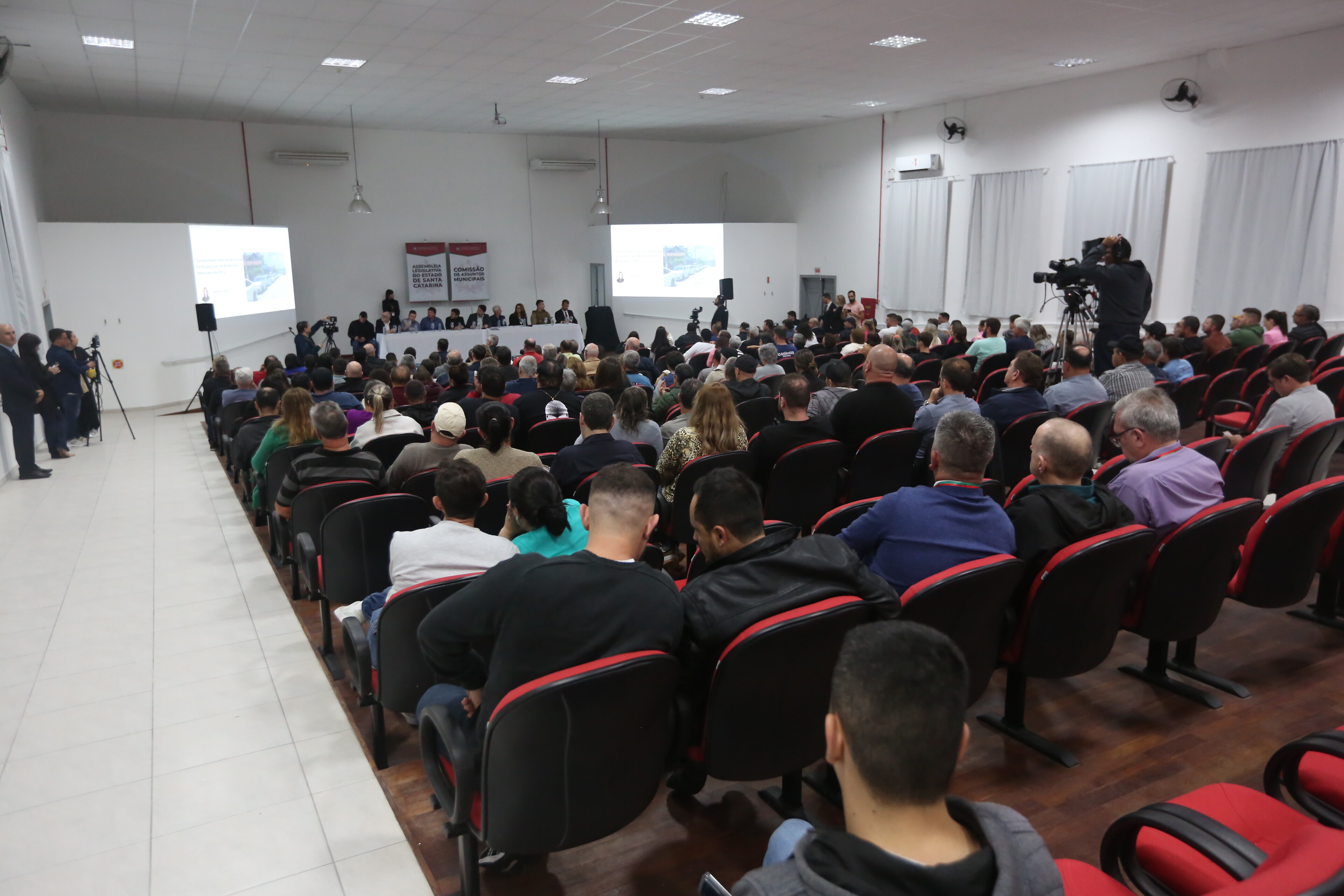 Audiência pública em Porto Belo tem apresentação de pré-projeto para mobilidade