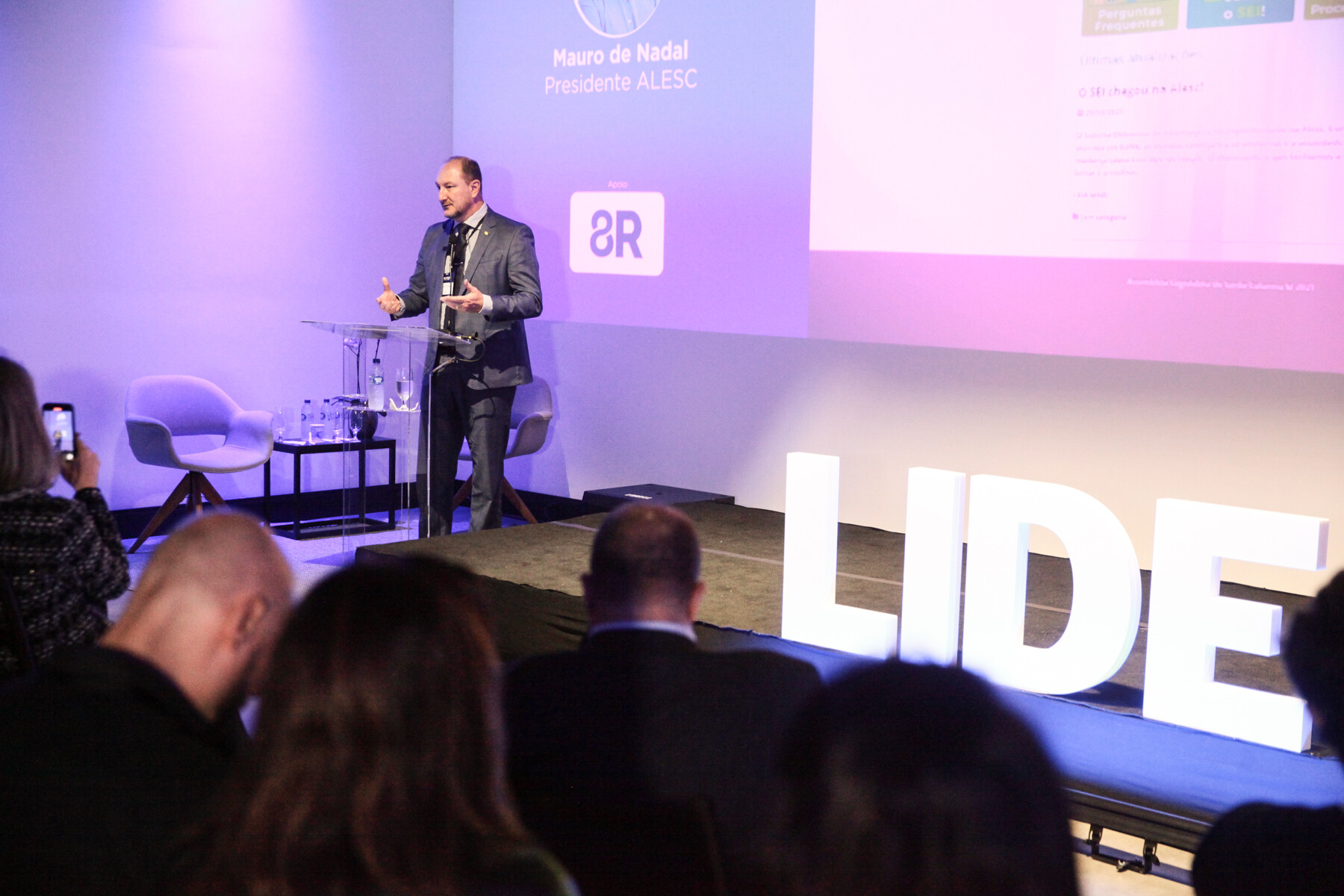 Presidente da Alesc participa de painel em evento voltado a líderes empresariais na capital