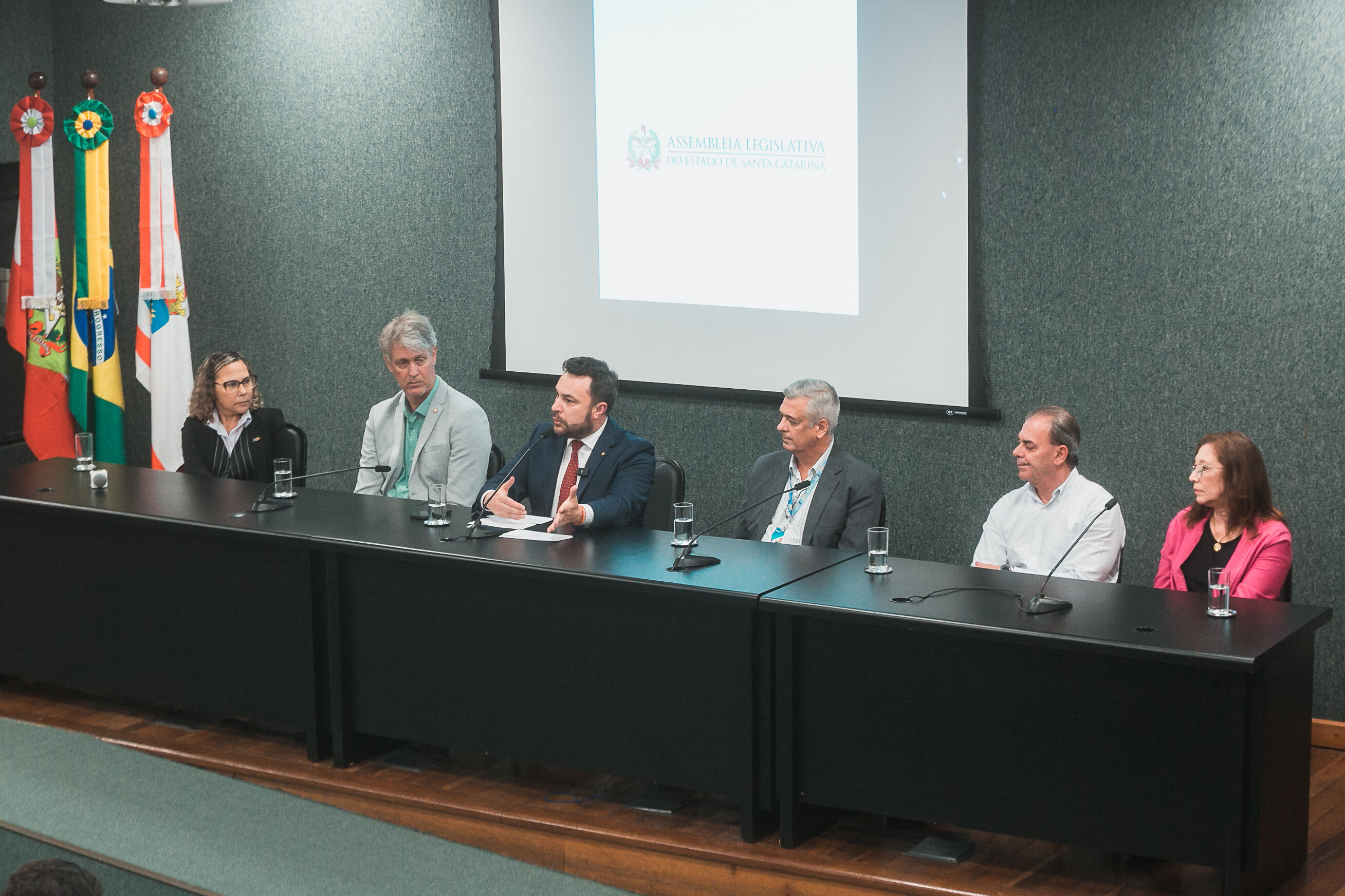 Corretores de imóveis passam a contar com frente parlamentar na Alesc