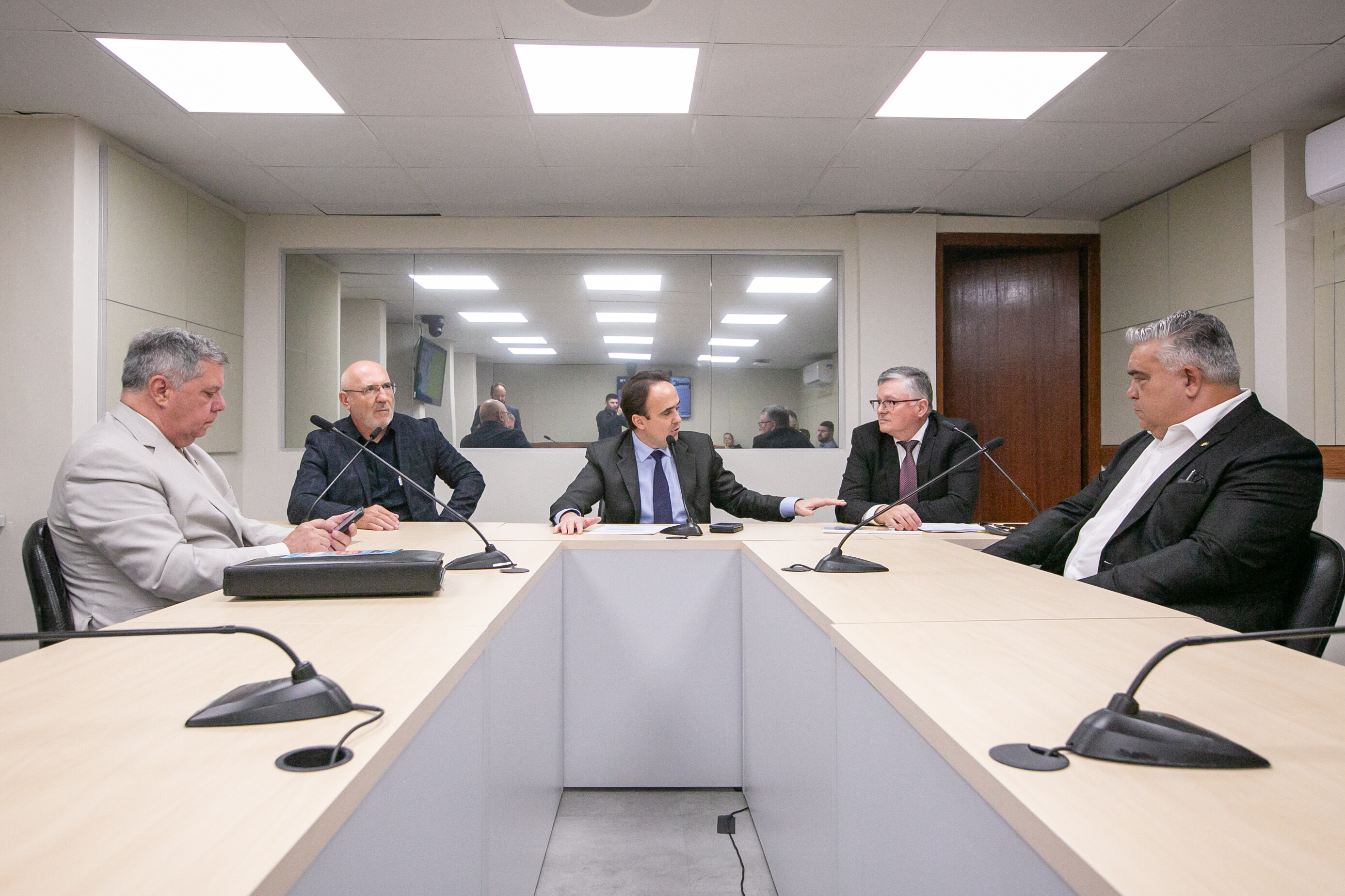Setor calçadista discute impactos do e-commerce na indústria de SC
