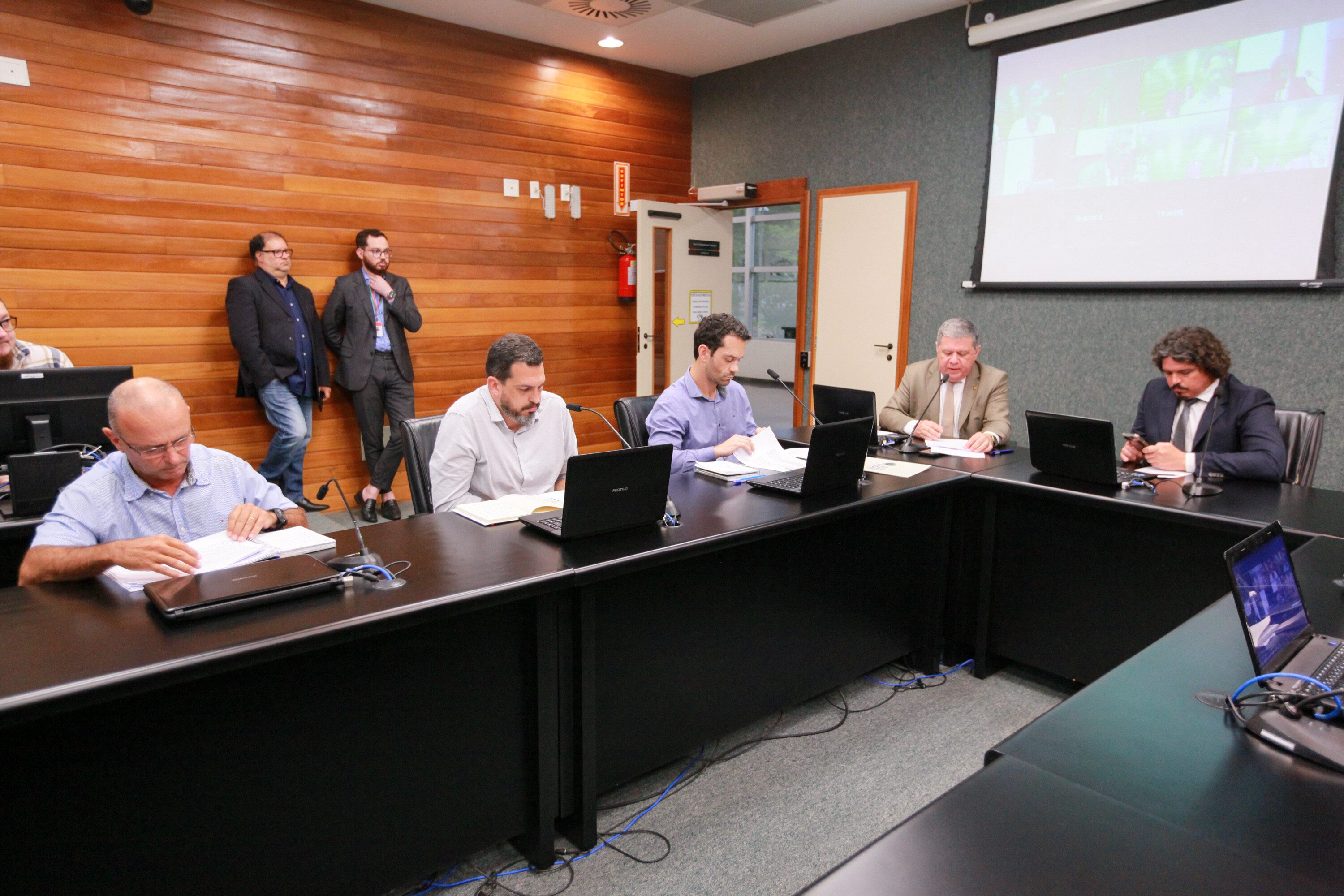 Comissão da Casan recebe fiscais da obra do reservatório do Monte Cristo