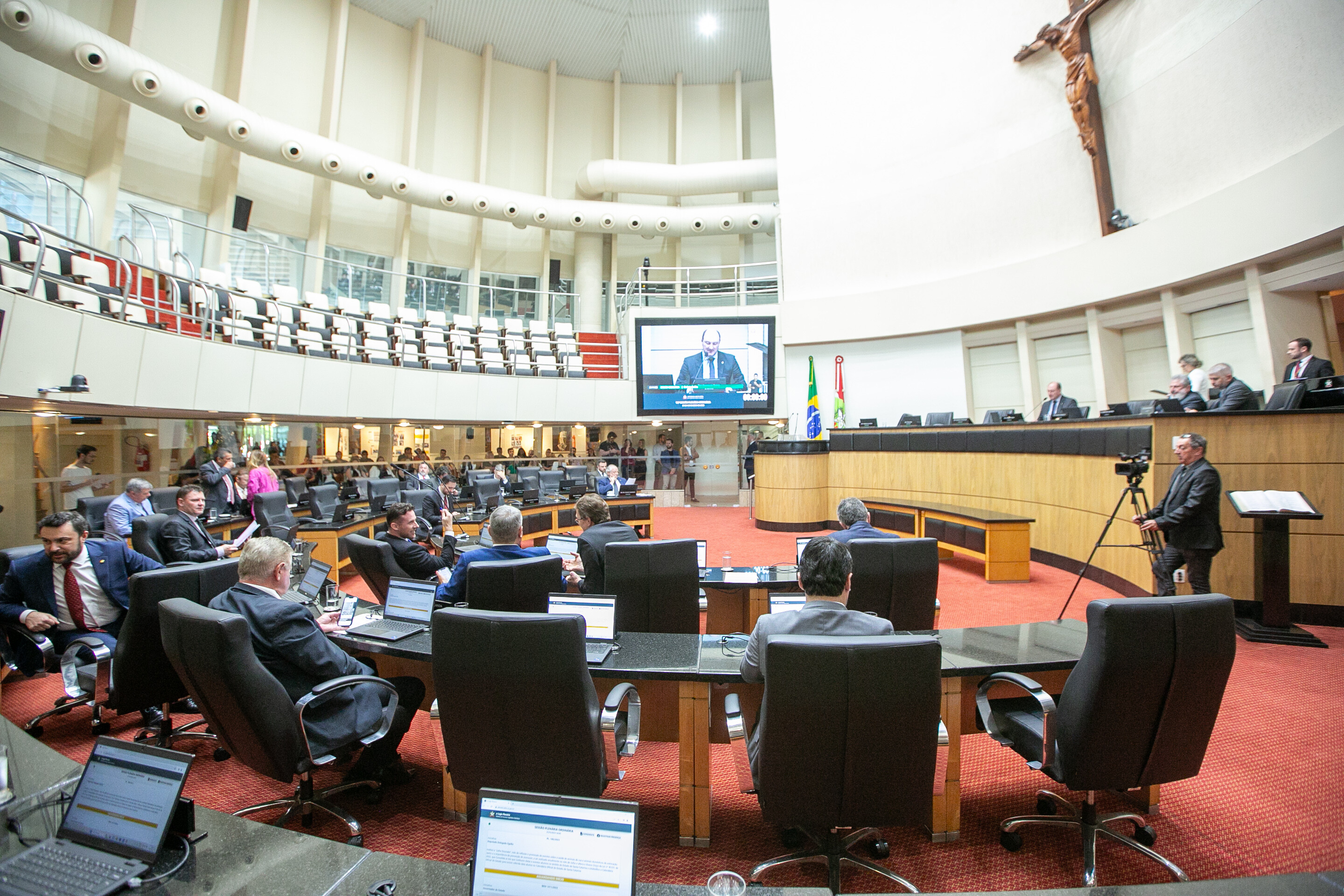Plenário aprova projeto de resposta imediata a eventos adversos