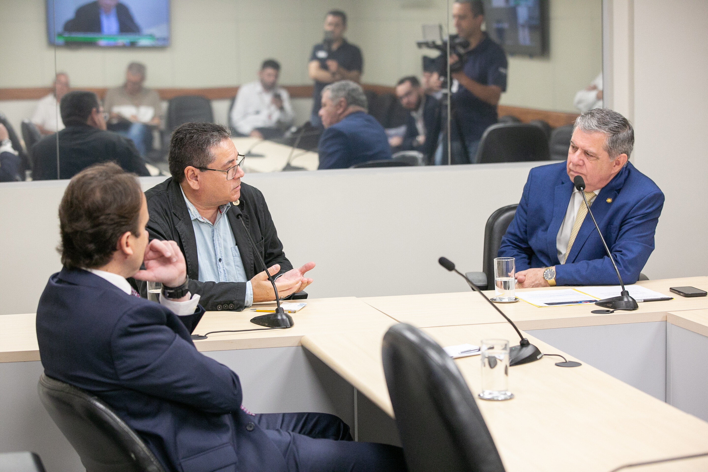 Dirigente apresenta ações do projeto “Esportes de areia nas escolas”