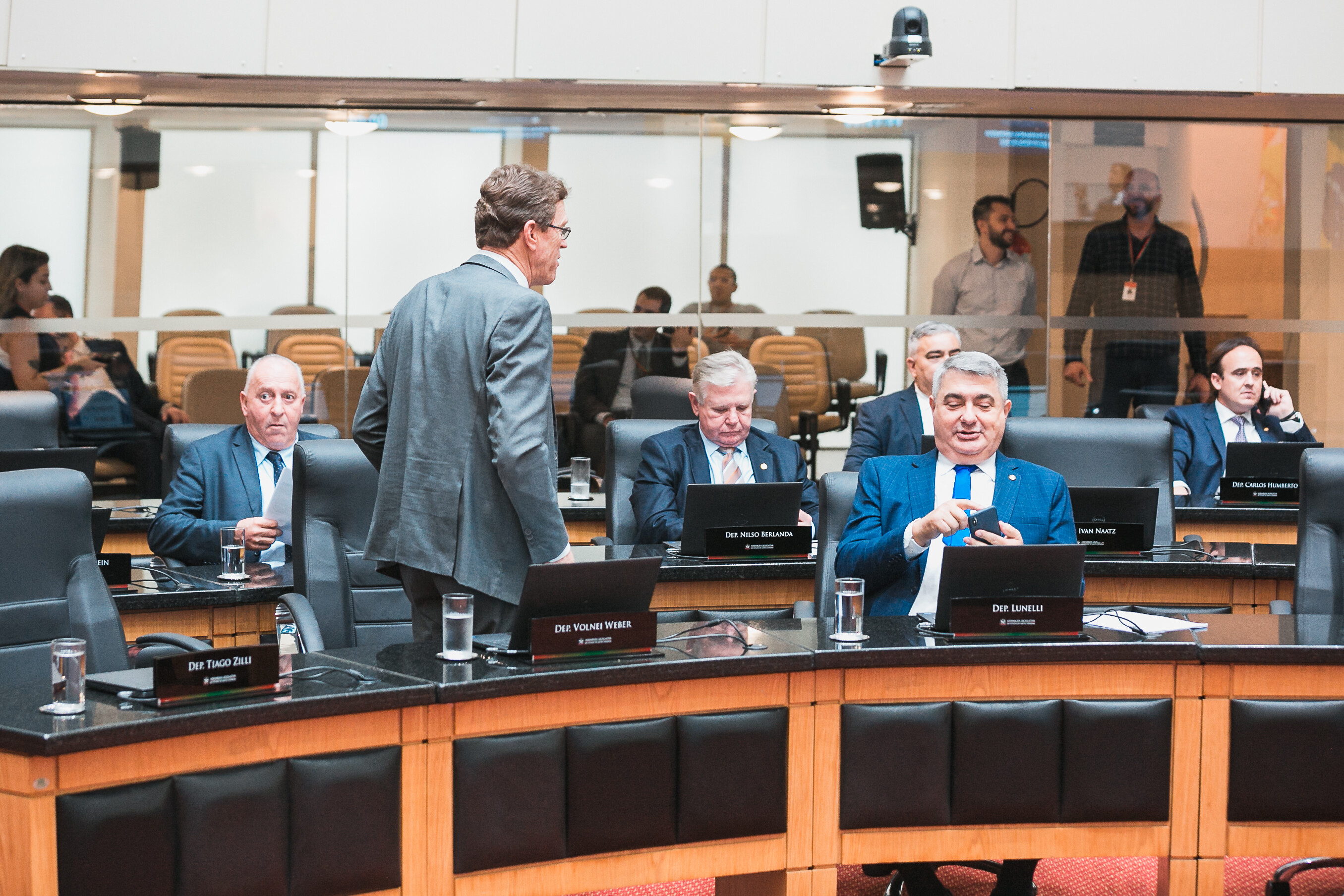 Aprovados PLs sobre comunicação de nascimentos e consultas médicas