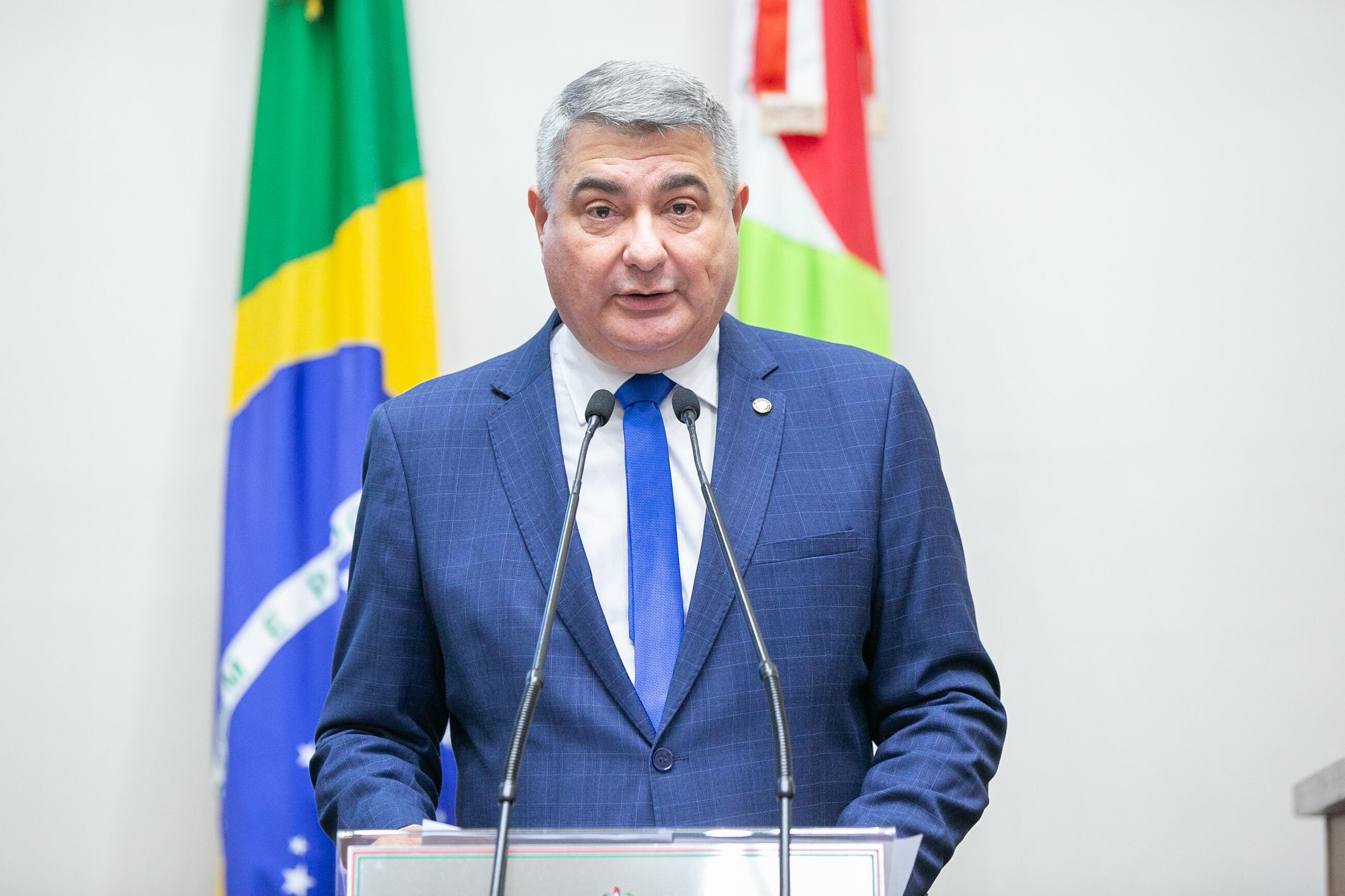 Sessão tem sugestão de isenção de IPTU e empréstimo sem juros para empresas